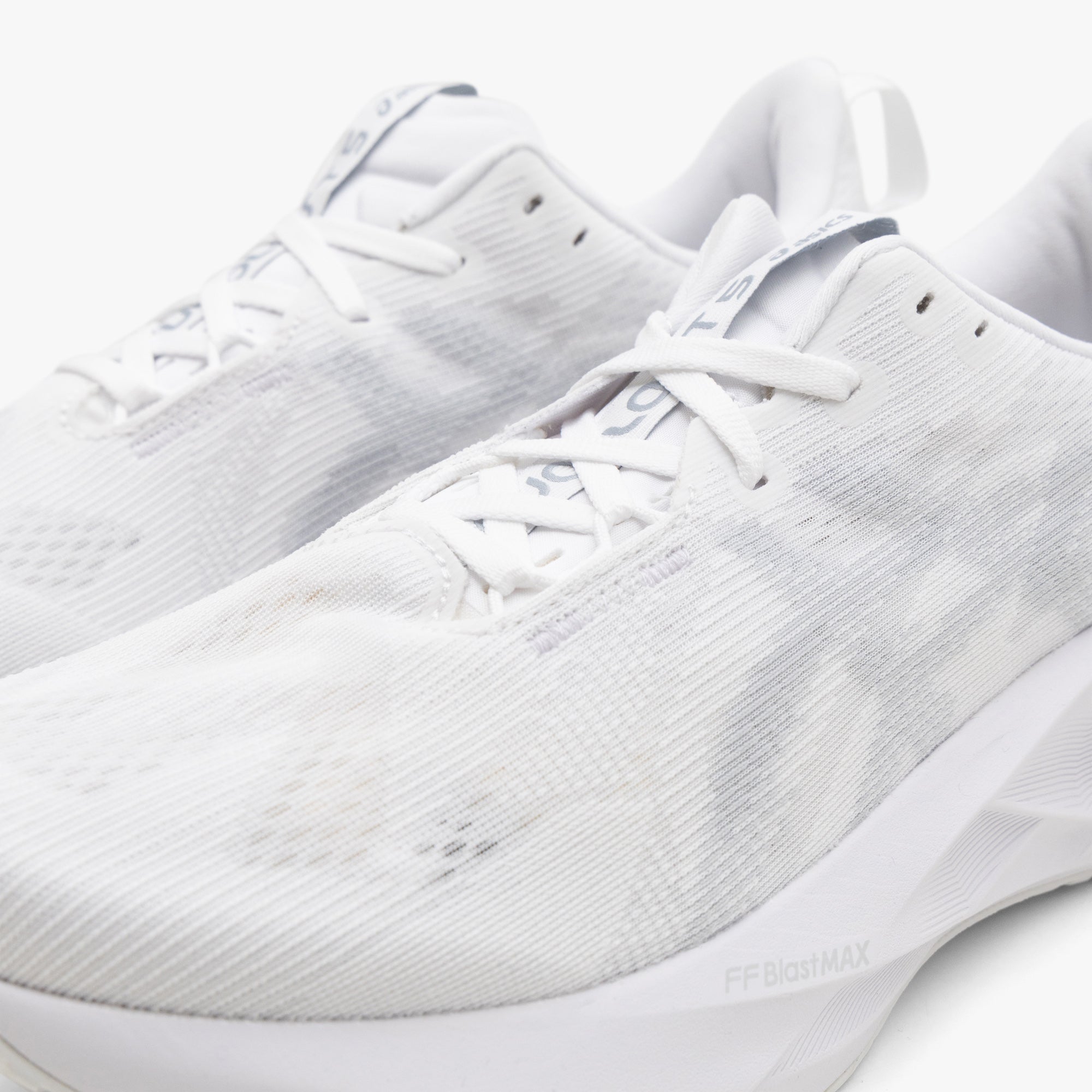  ASICS Novablast 5 White / Piedmont Grey、mySite、merchandisen