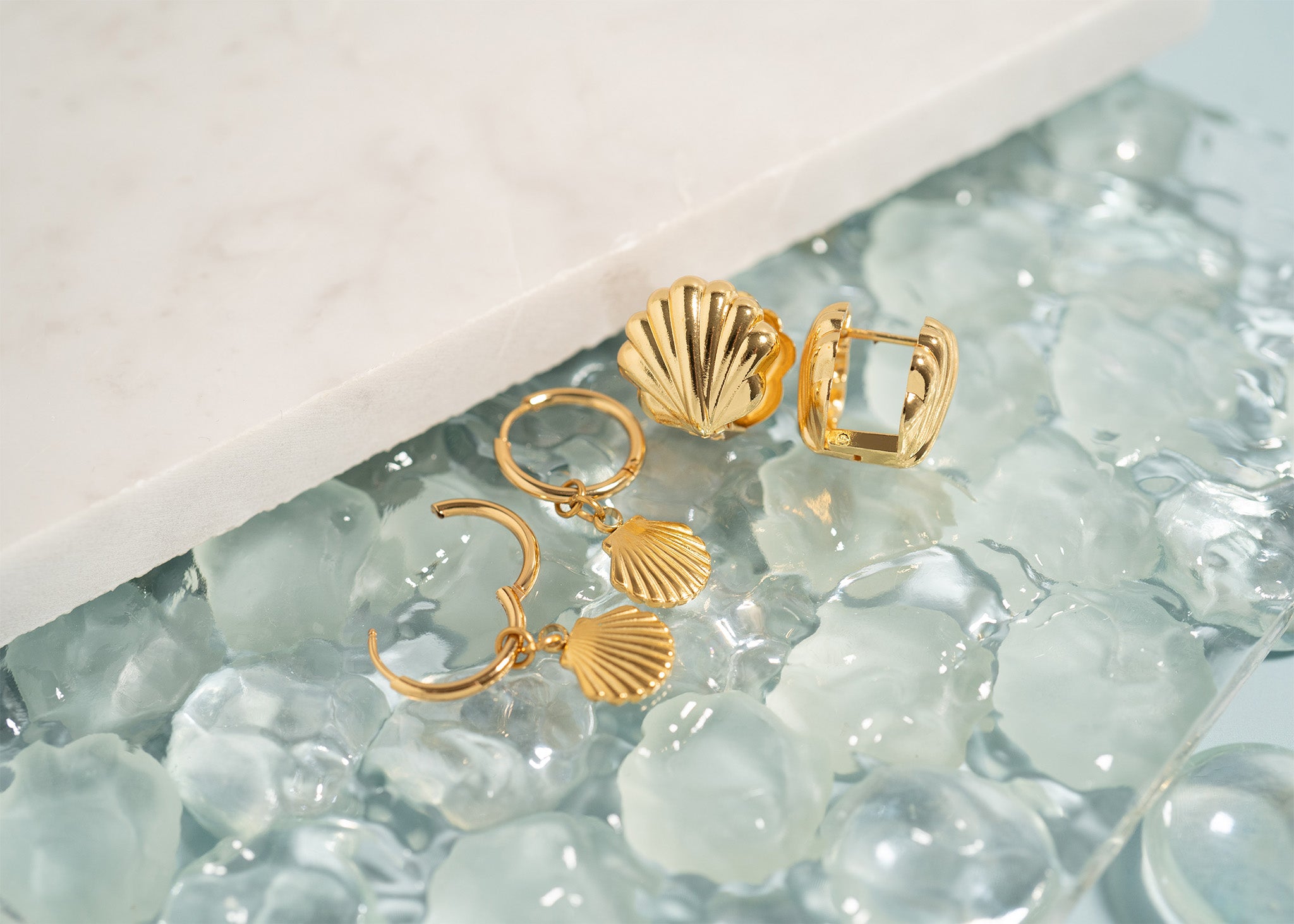 18K Gold Stainless Steel Shell Pendant Huggie Earrings / ERJ0072、mySite、dreamappss