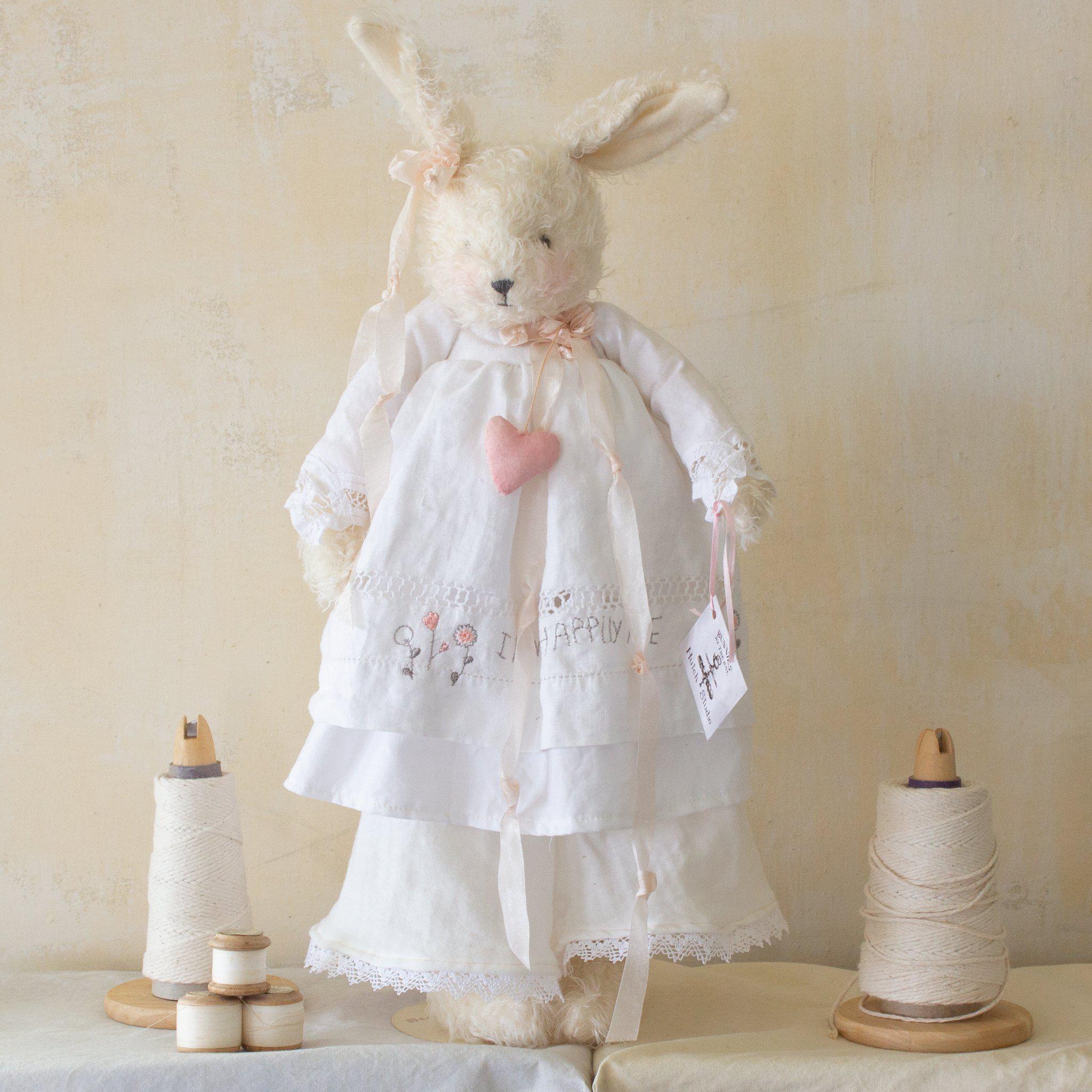 RETIRED - Hutch Studio - Lacey Linen - One Of A Kind Bunny、mySite、g9winljtr