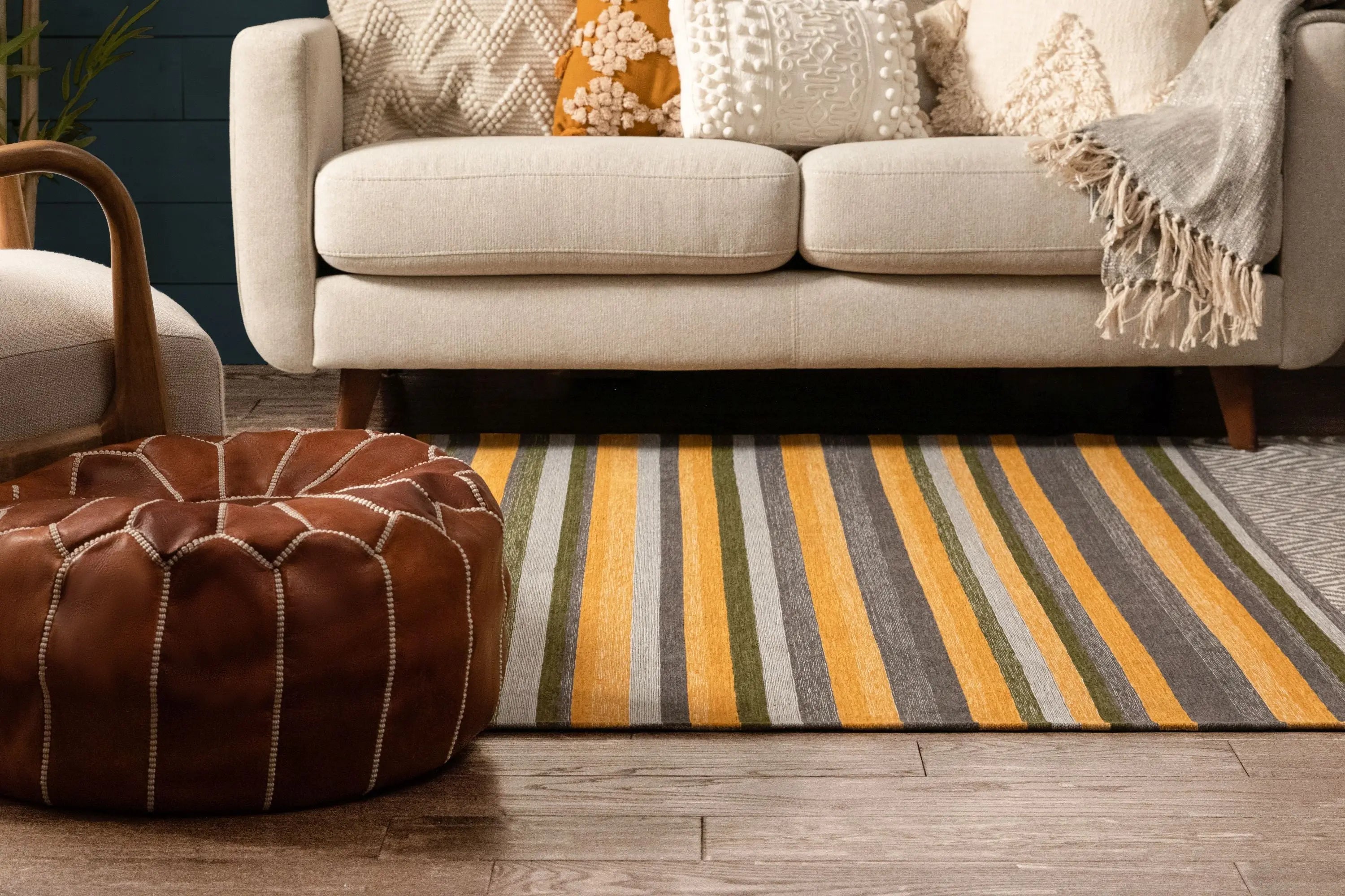 Chia Contemporary Solid & Striped Beige Gold 5'3 x 7'3 Rug、mySite、gigharbornorthrealestate