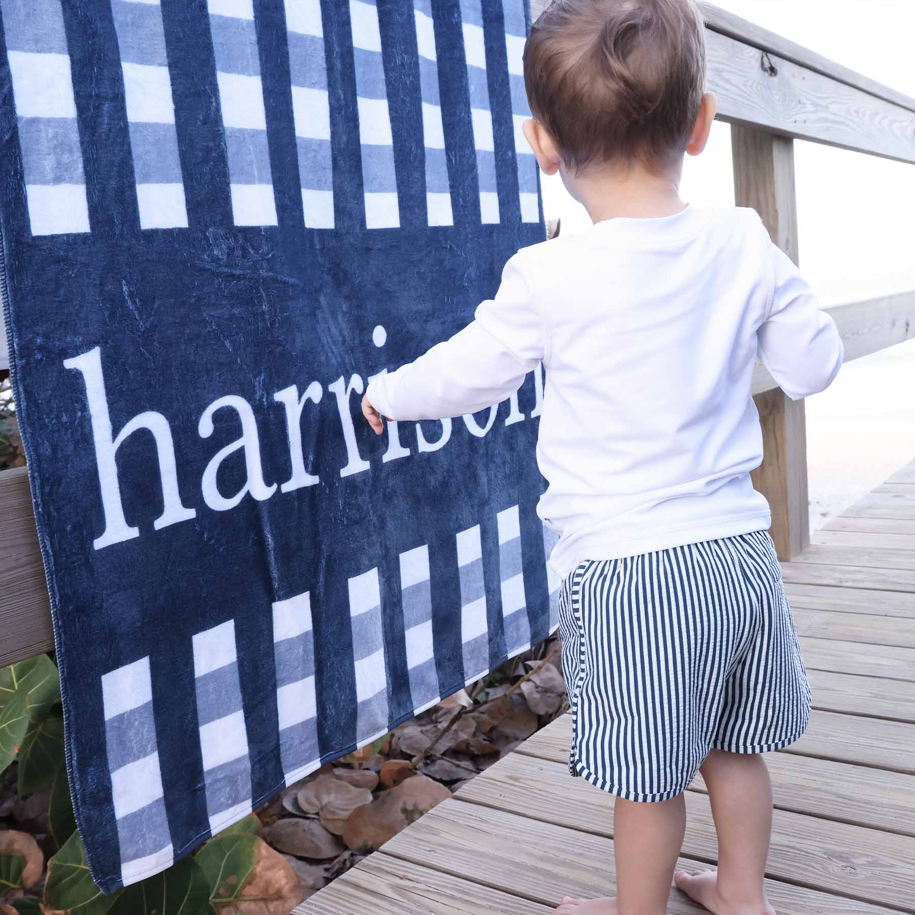  Navy Seersucker Personalized Kids Beach Towel、mySite、layawaytickets