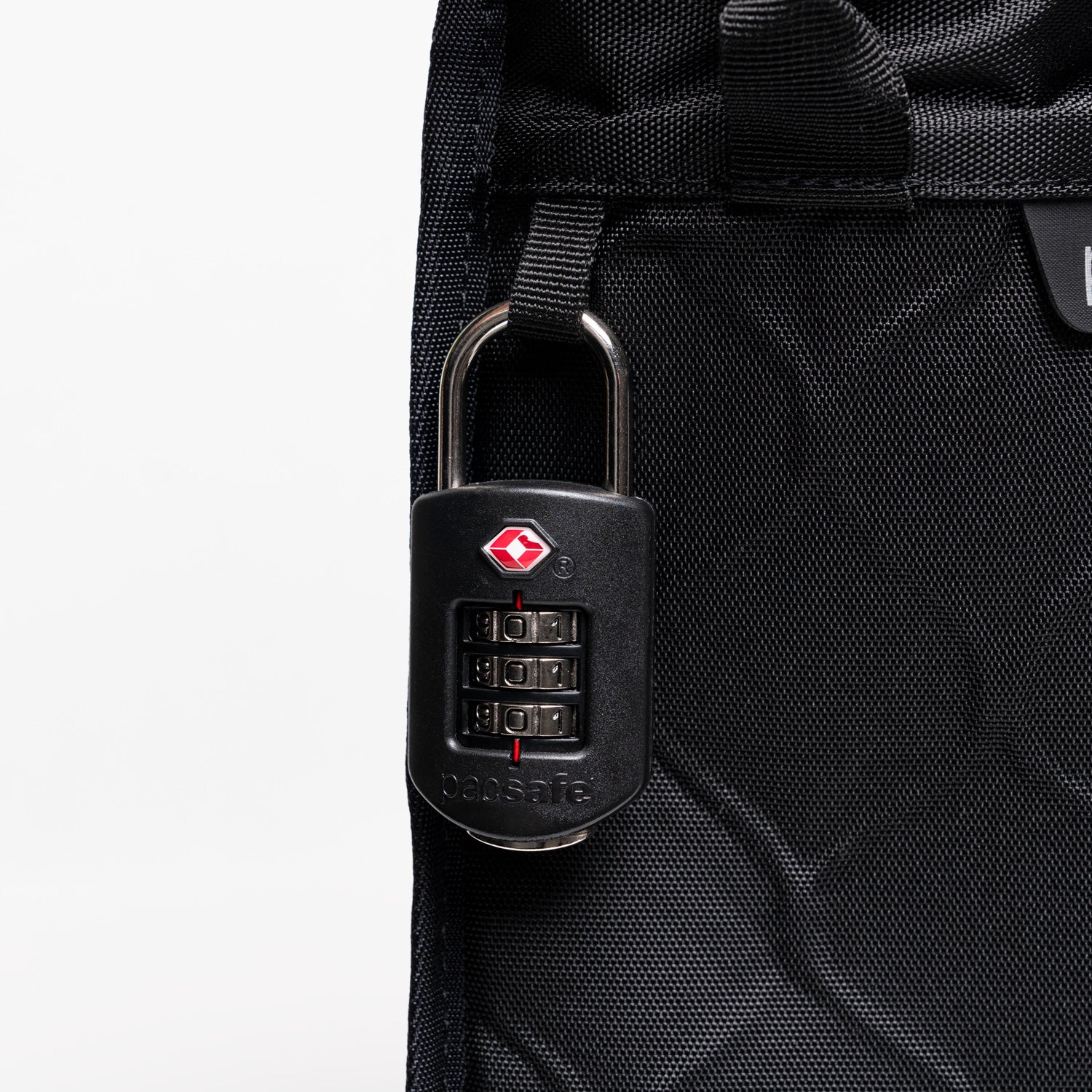 Pacsafe® Travelsafe® X15 anti-theft portable safe、mySite、garagedoors4me