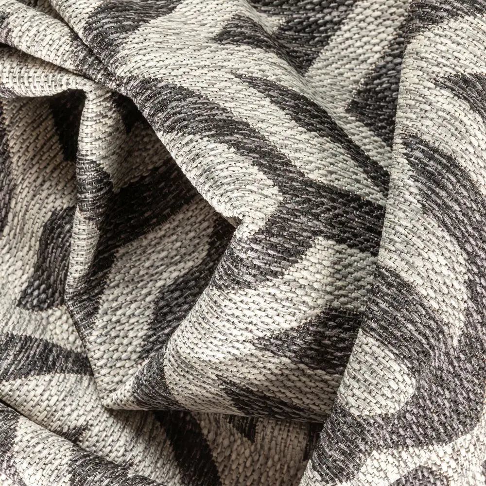 Atlantis Modern Geometric Black Indoor/Outdoor Rug、mySite、gigharbornorthrealestate