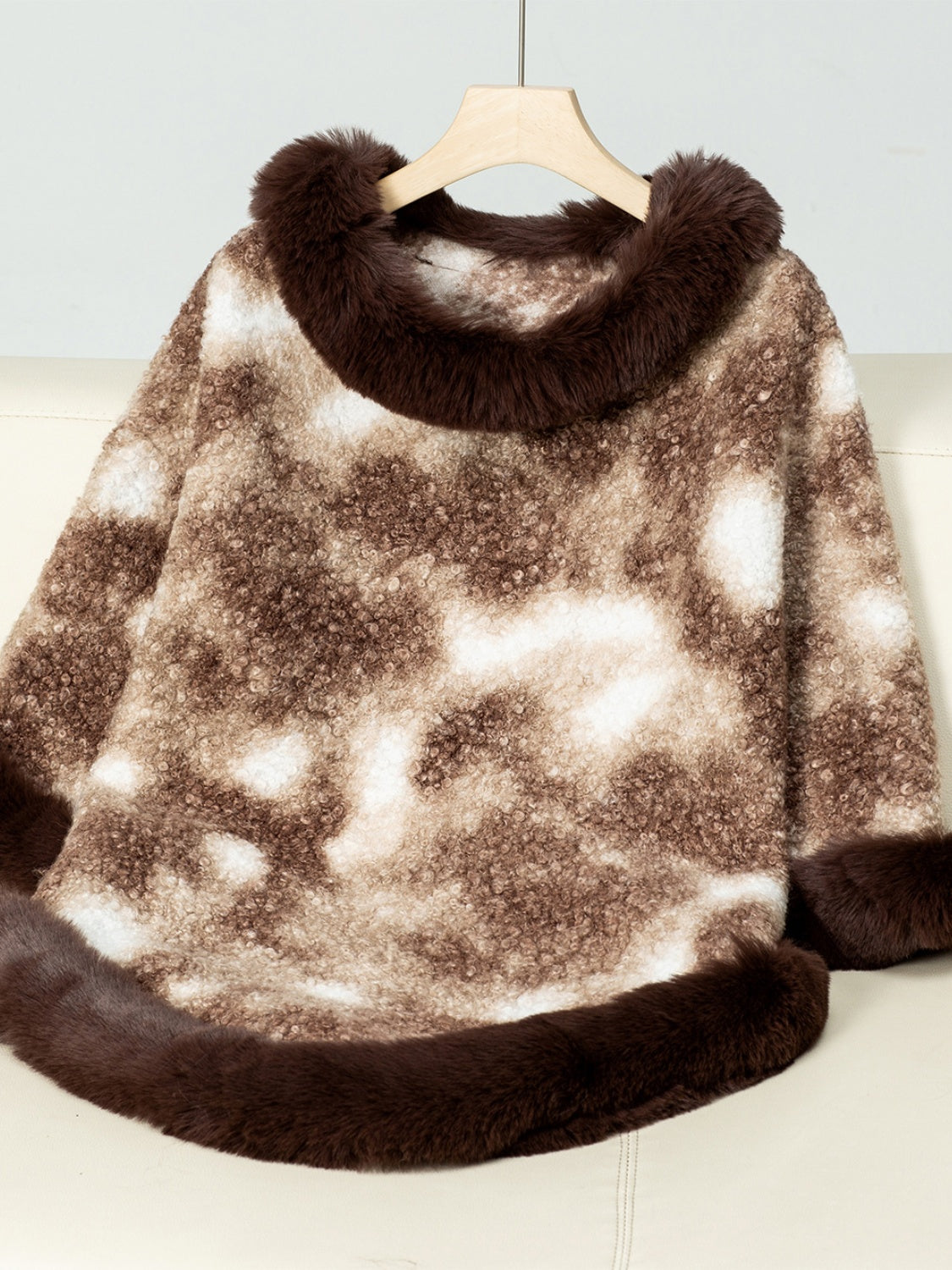  Furry Contrast Three-Quarter Poncho、mySite、justintrudeaud