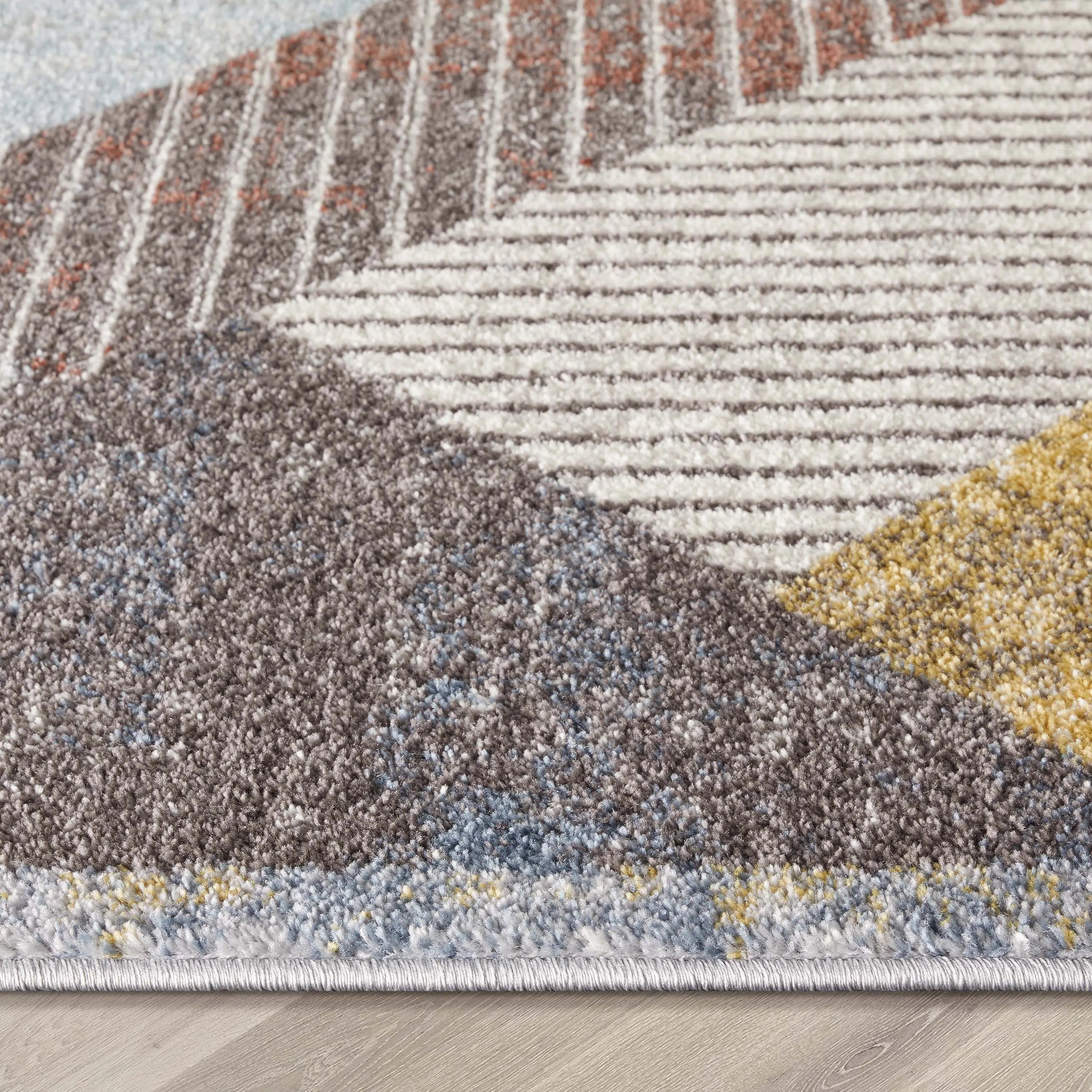 Jacey Geometric Distressed Grey Rug、mySite、gigharbornorthrealestate