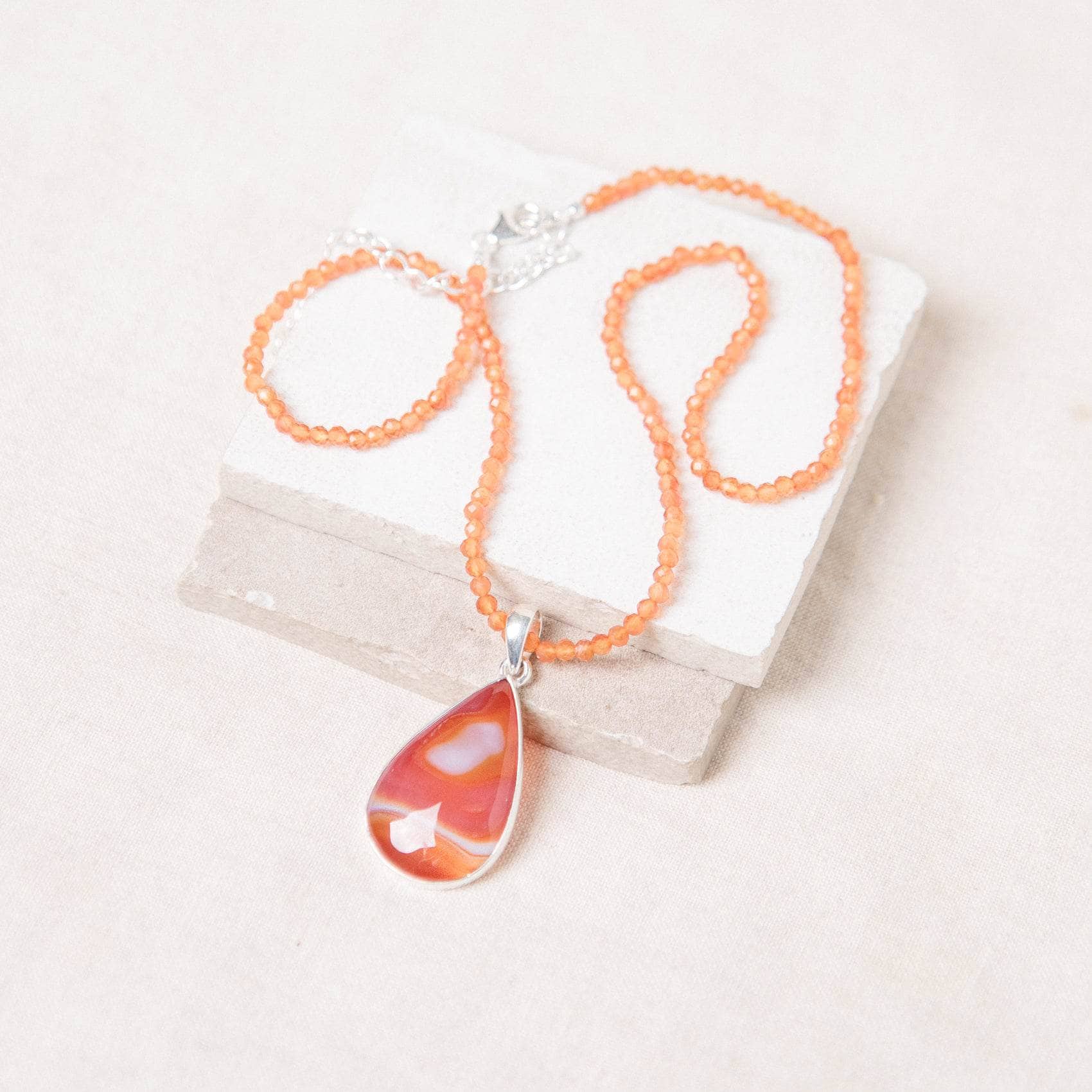 Carnelian Banded Agate Teardrop Pendant Necklace、mySite、hinf8tx79