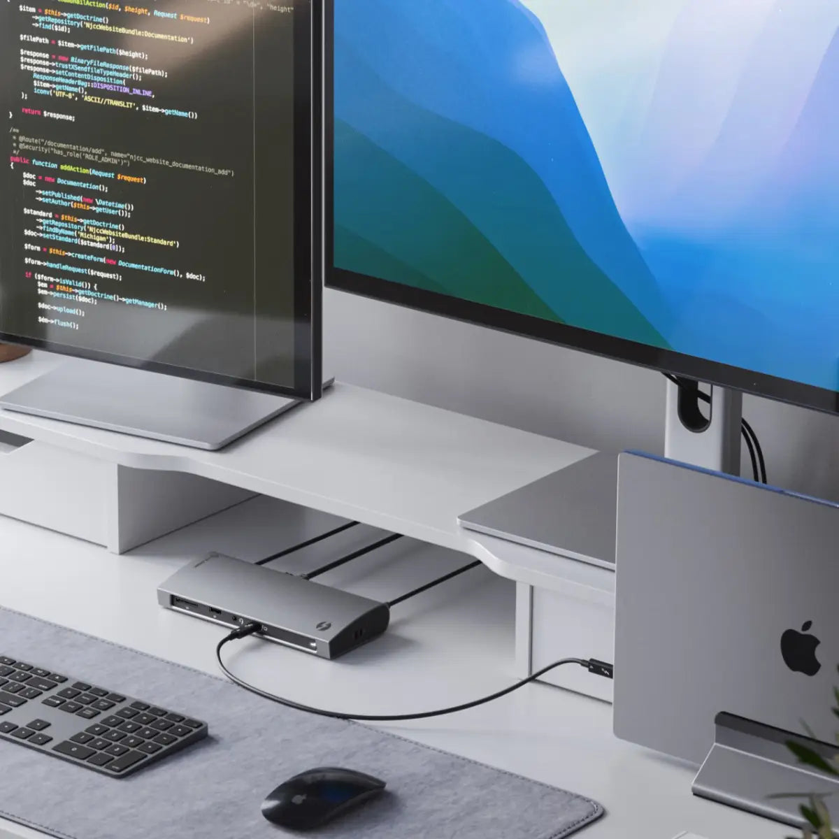 CLARITY 27 UHD 4K Monitor + Thunderbolt 4 BLAZE Docking Station、mySite、fannypackpong