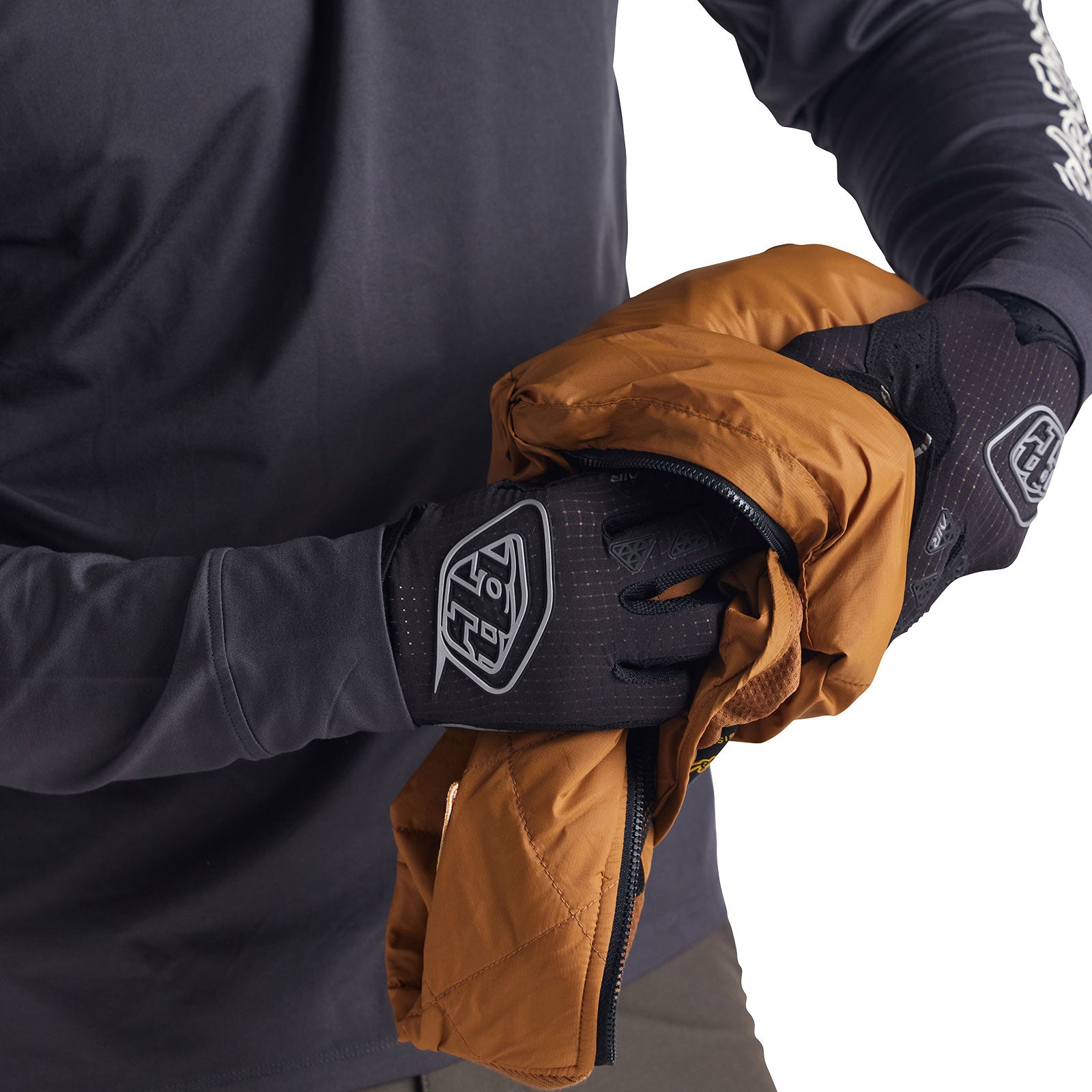 Ruckus Ride Vest Mono Dark Canvas、mySite、dreamappss