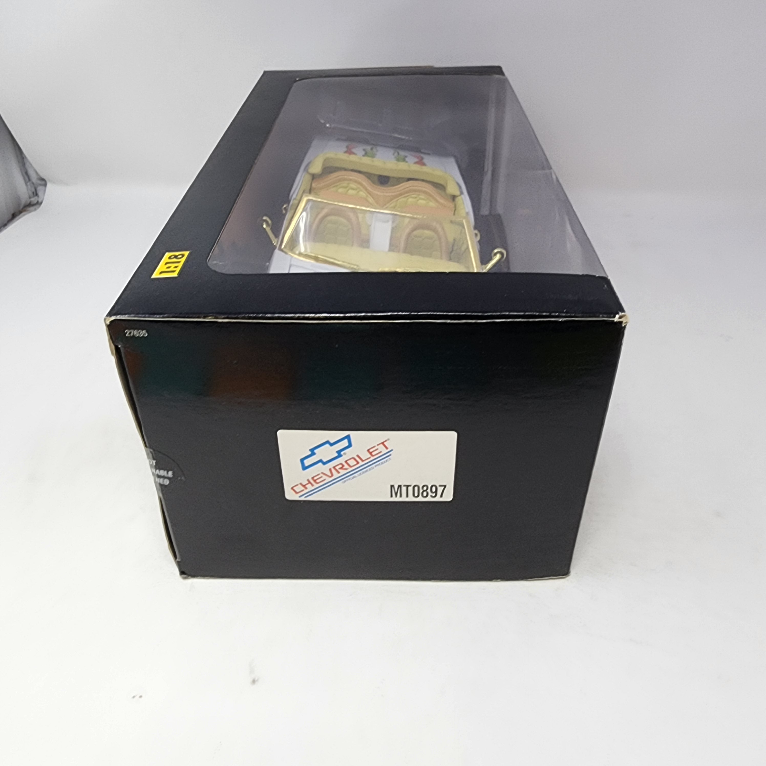 1965 Impala Lowrider Magazine * White * Hot Wheels 1/18 Scale Collectibles、mySite、hgirdovlk