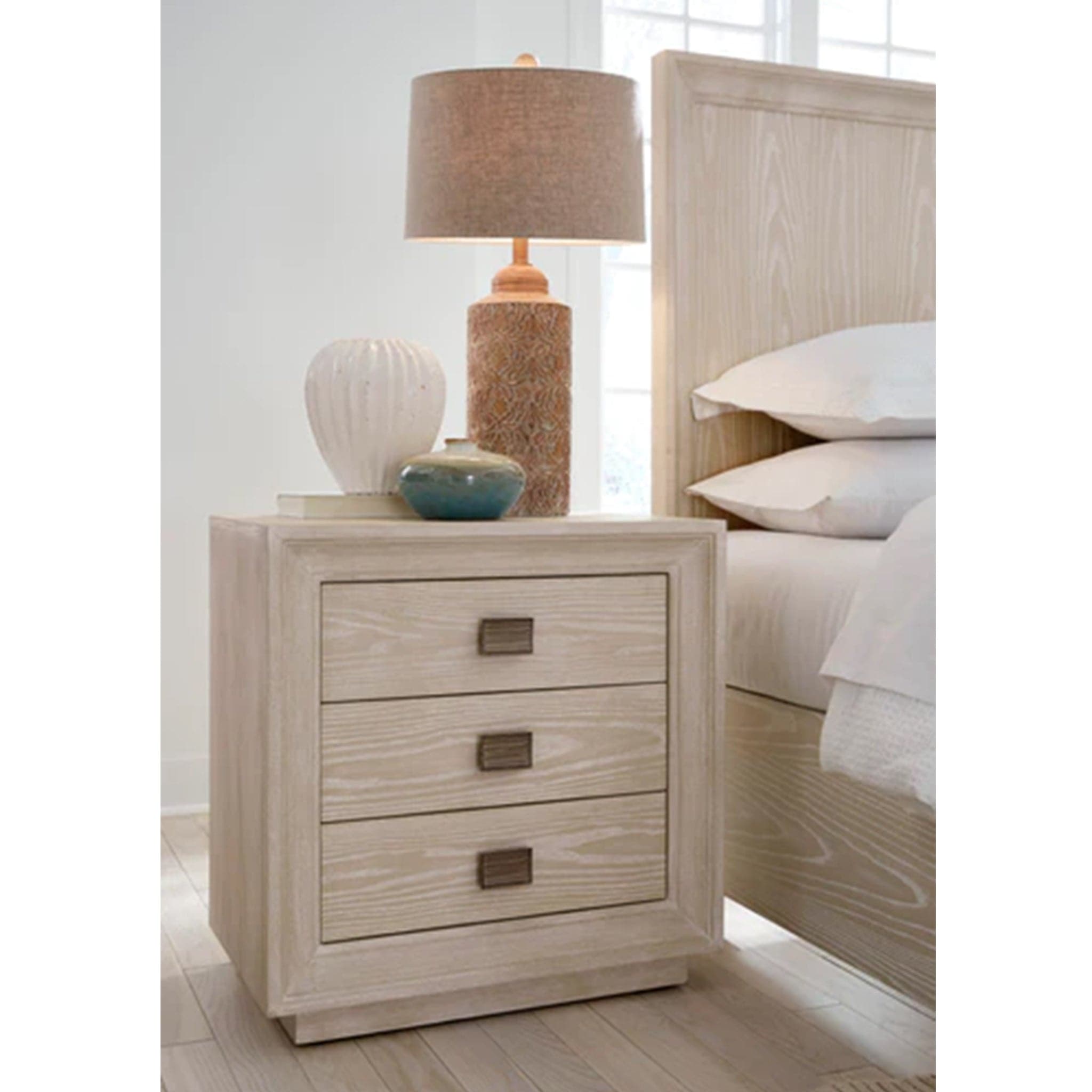 Maxime 3 Drawer Nightstand with USB、mySite、neckold