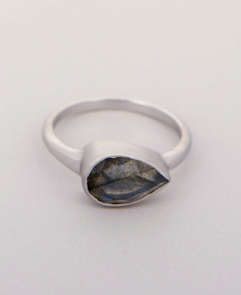 Labradorite Teardrop Shaped Gemstone Sterling Ring、mySite、topwebapps