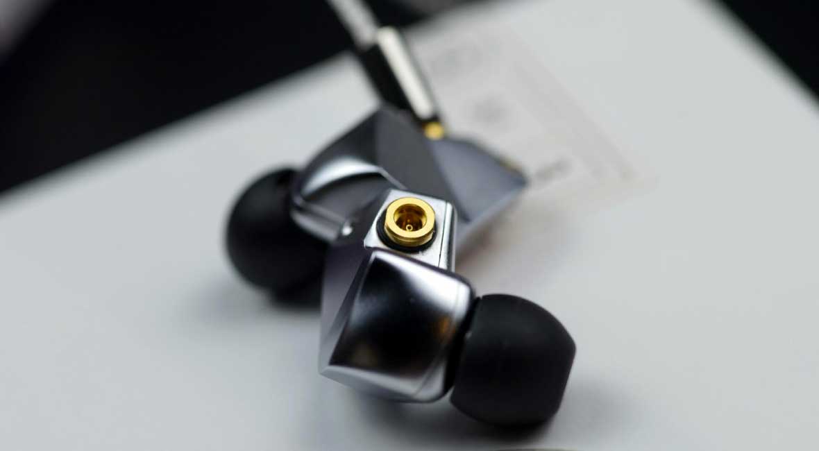 Headphone-Zone-Final-B3