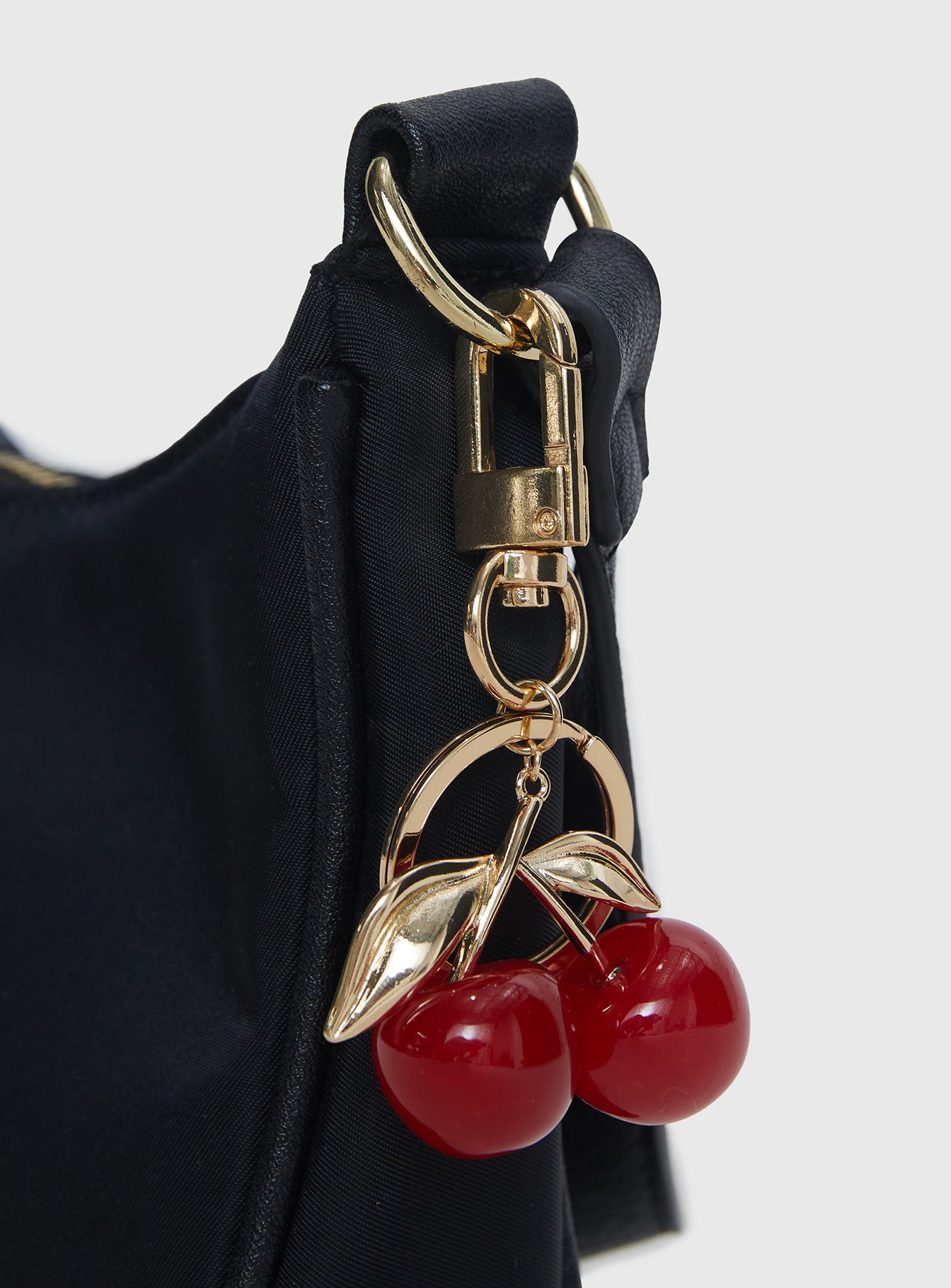 Cherry Berry Key Chain Gold、mySite、solidvoid