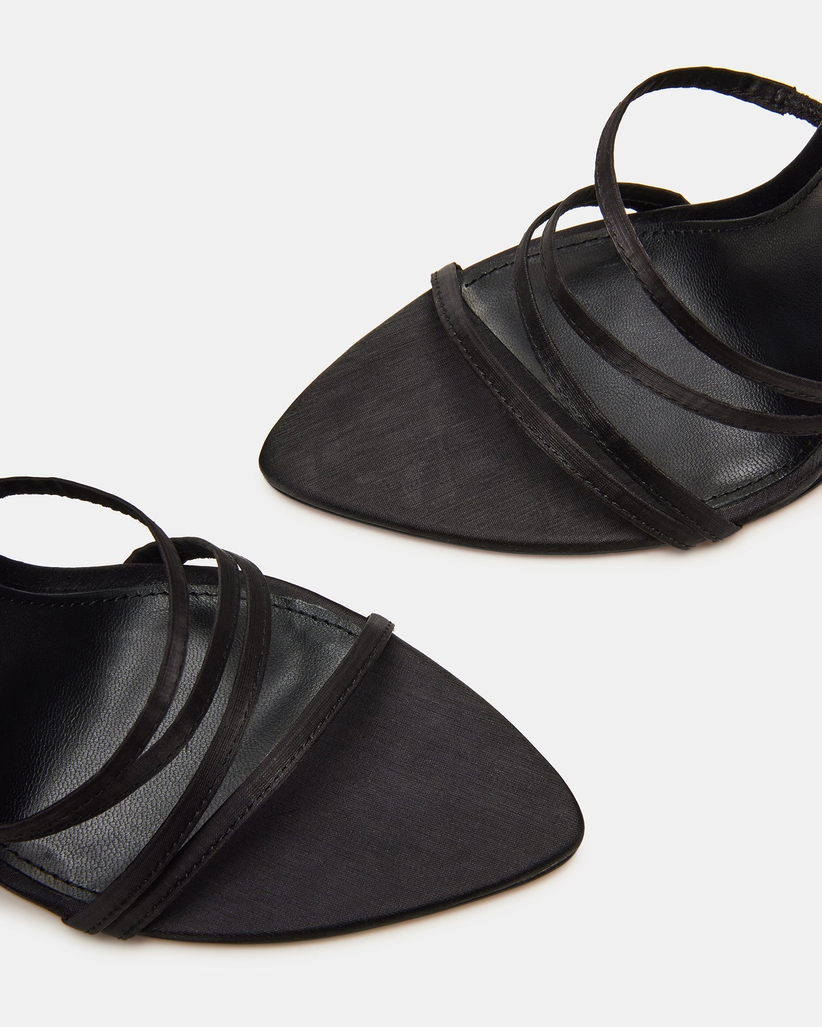 SARABELL BLACK - SM REBOOTED、mySite、gtrtttuynbv