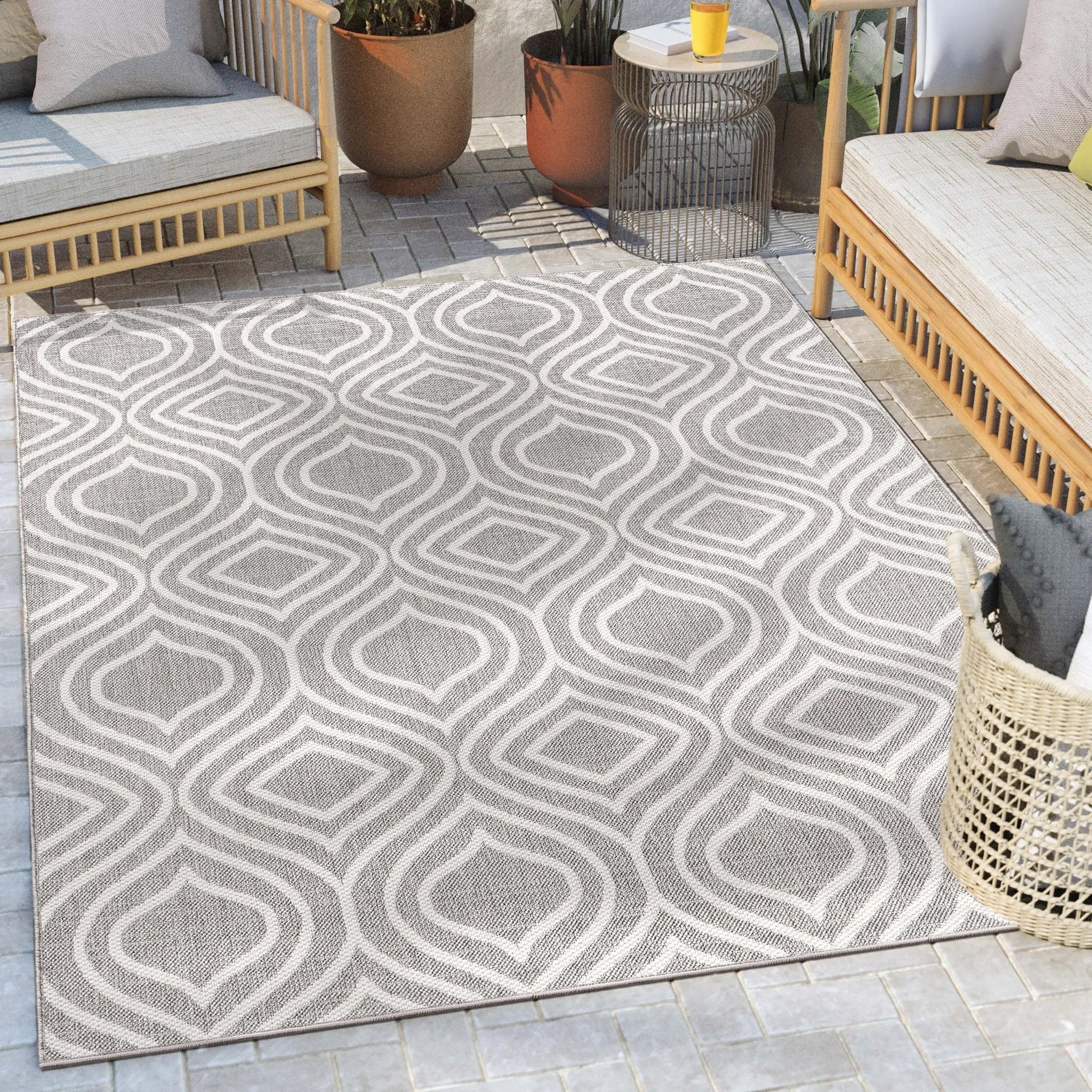 Ludo Lattice Trellis Indoor/Outdoor Grey Textured Rug、mySite、gigharbornorthrealestate