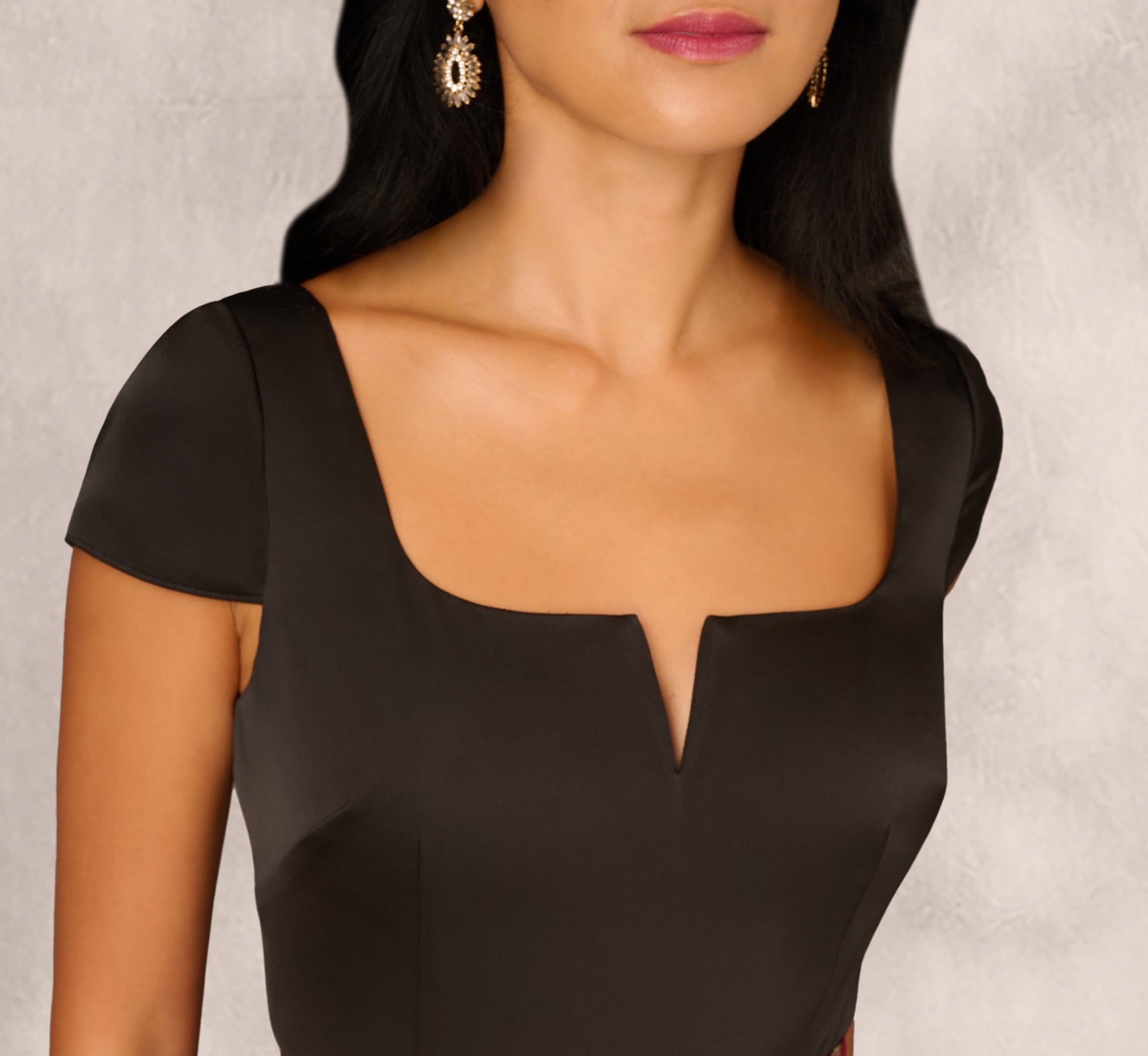 Combo Fabric Cap Sleeve Gown In Black Red Multi、mySite、solidvoid