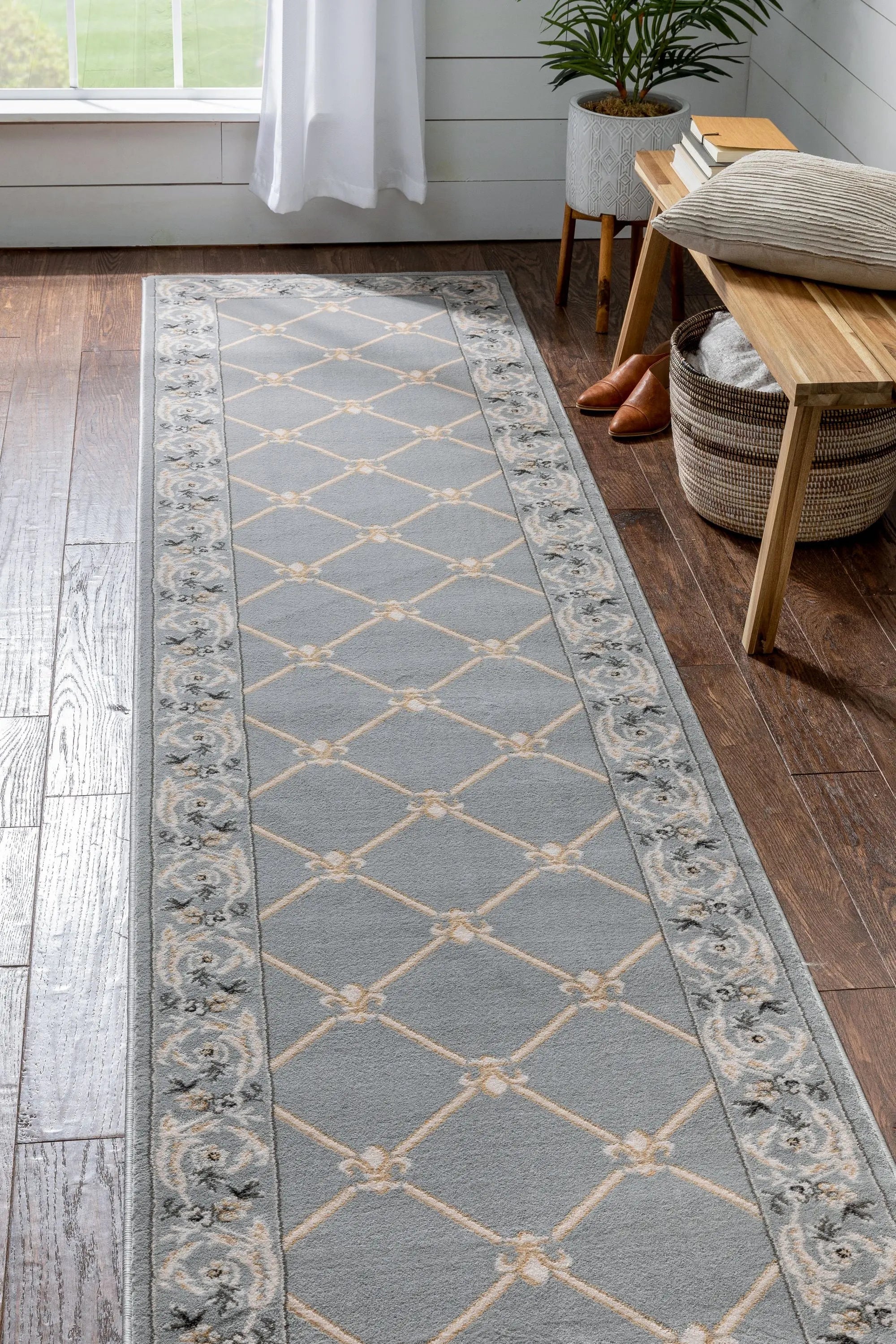 Fleur De Lis Grey Traditional Rug、mySite、gigharbornorthrealestate