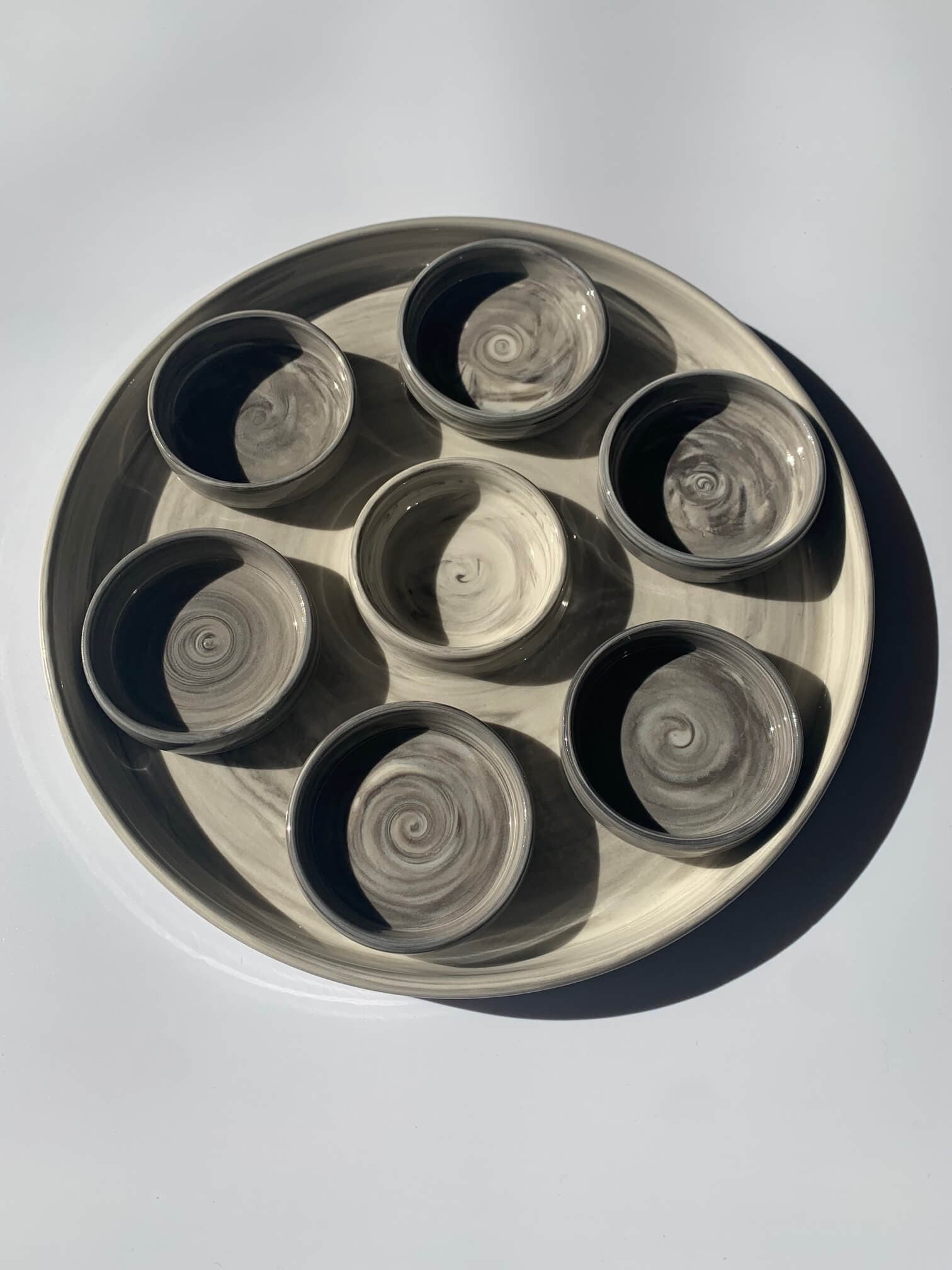 Modern Swirl Ceramic Seder Plate、mySite、topwebapps
