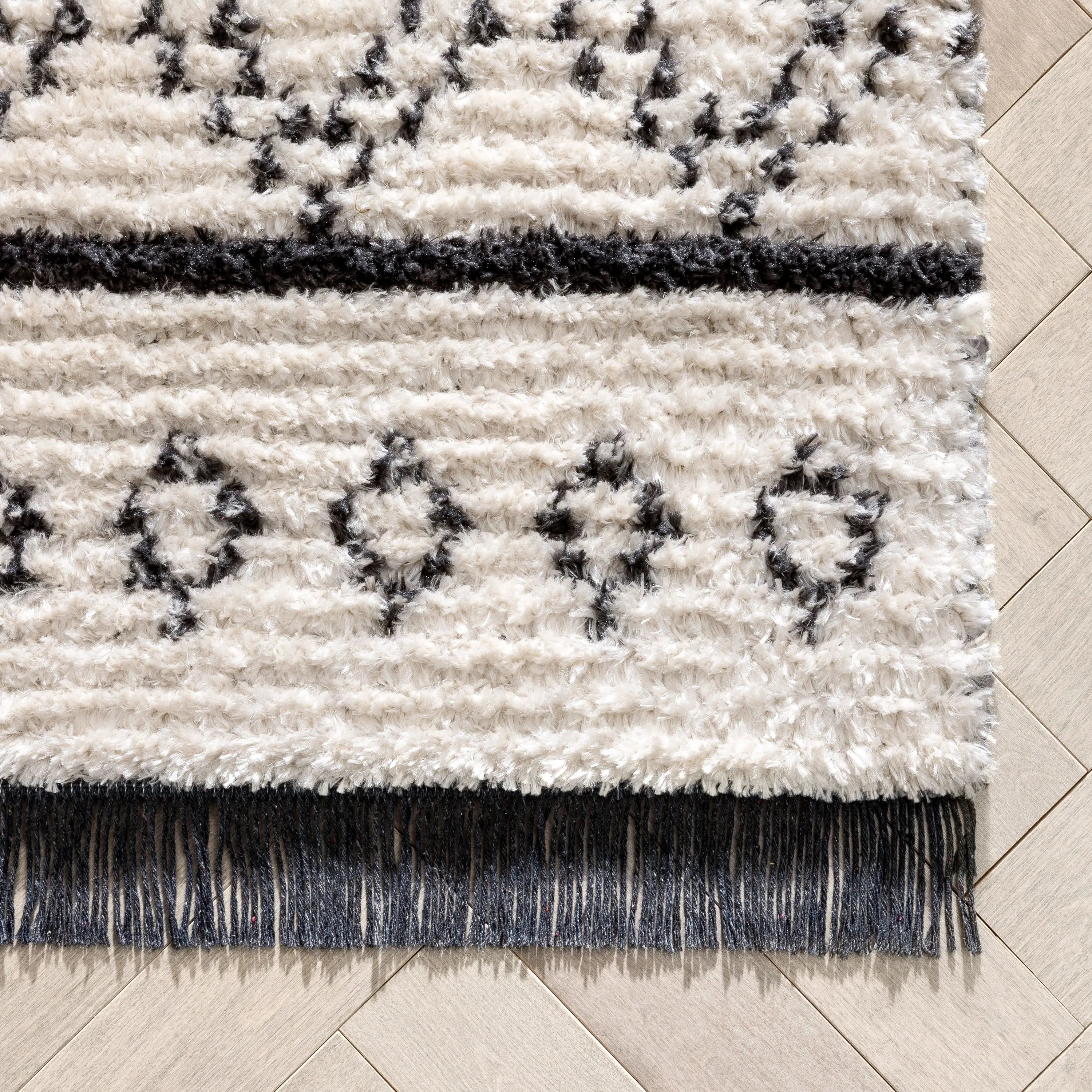 Odina Tribal Diamond Lattice Pattern Grey High-Low Textured Pile Rug、mySite、gigharbornorthrealestate