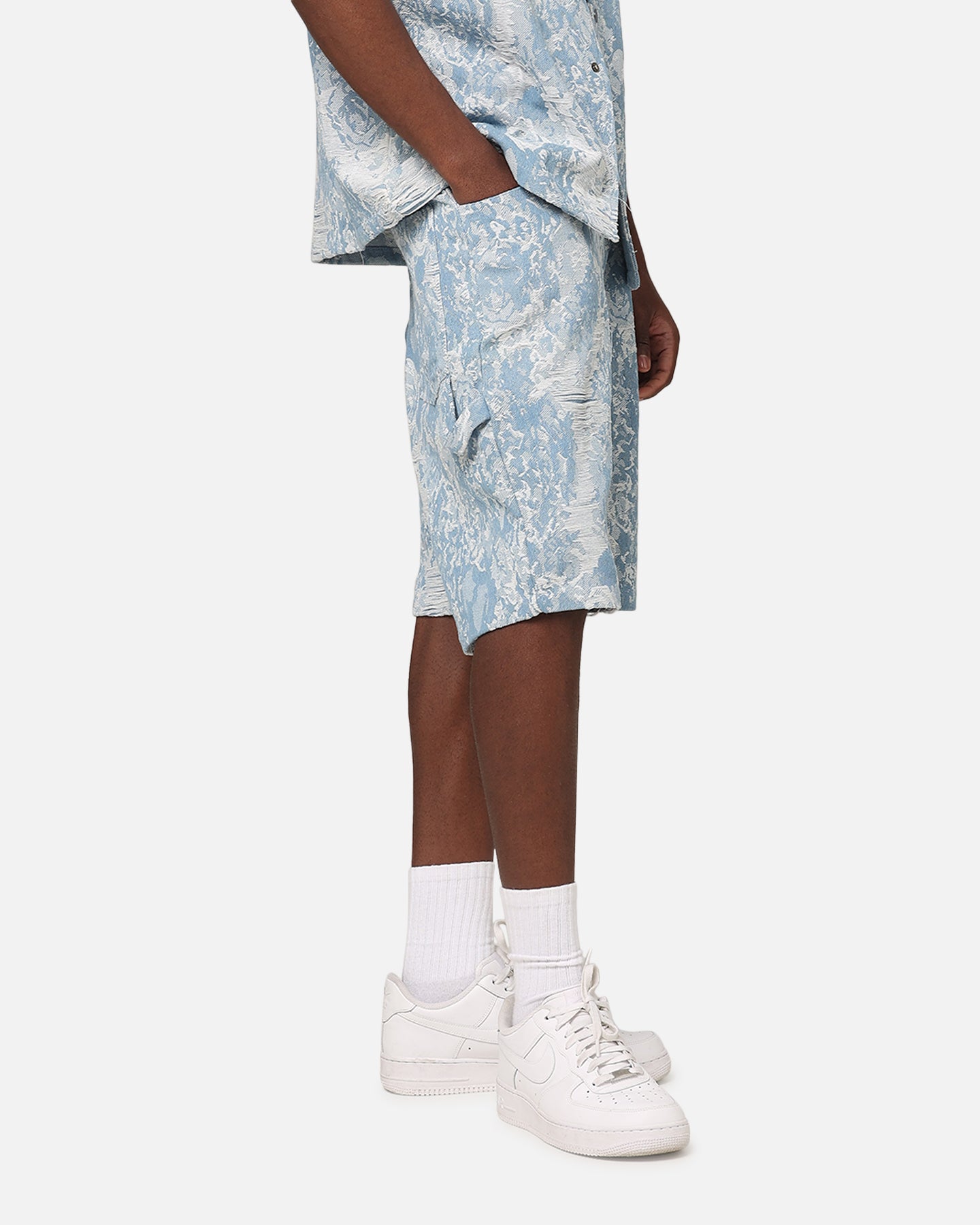 {product_title} - {shop_name}