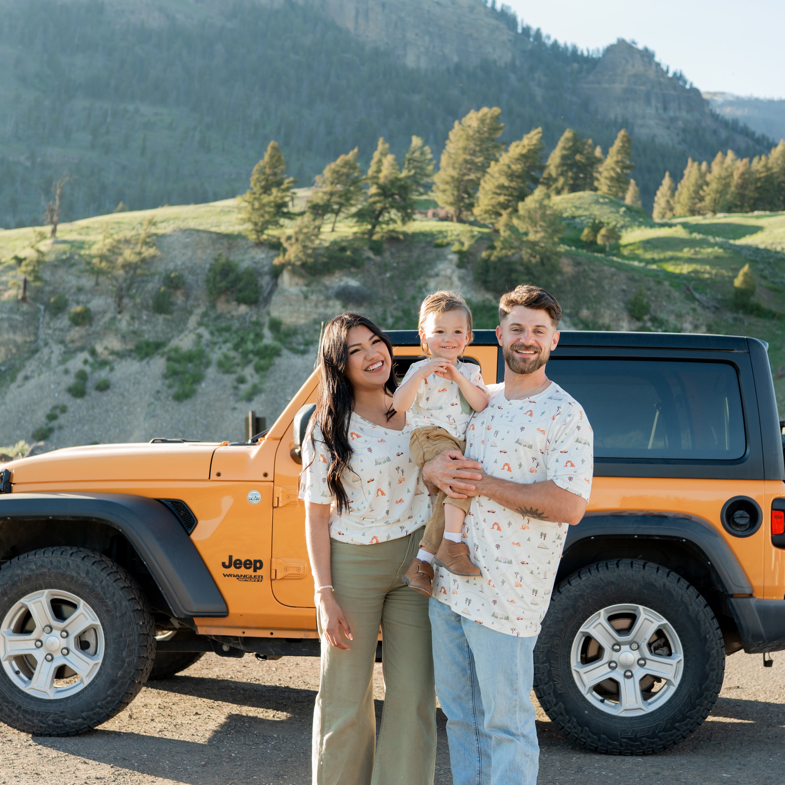  Women's Relaxed Fit V-Neck in Road Trip、mySite、layawaytickets