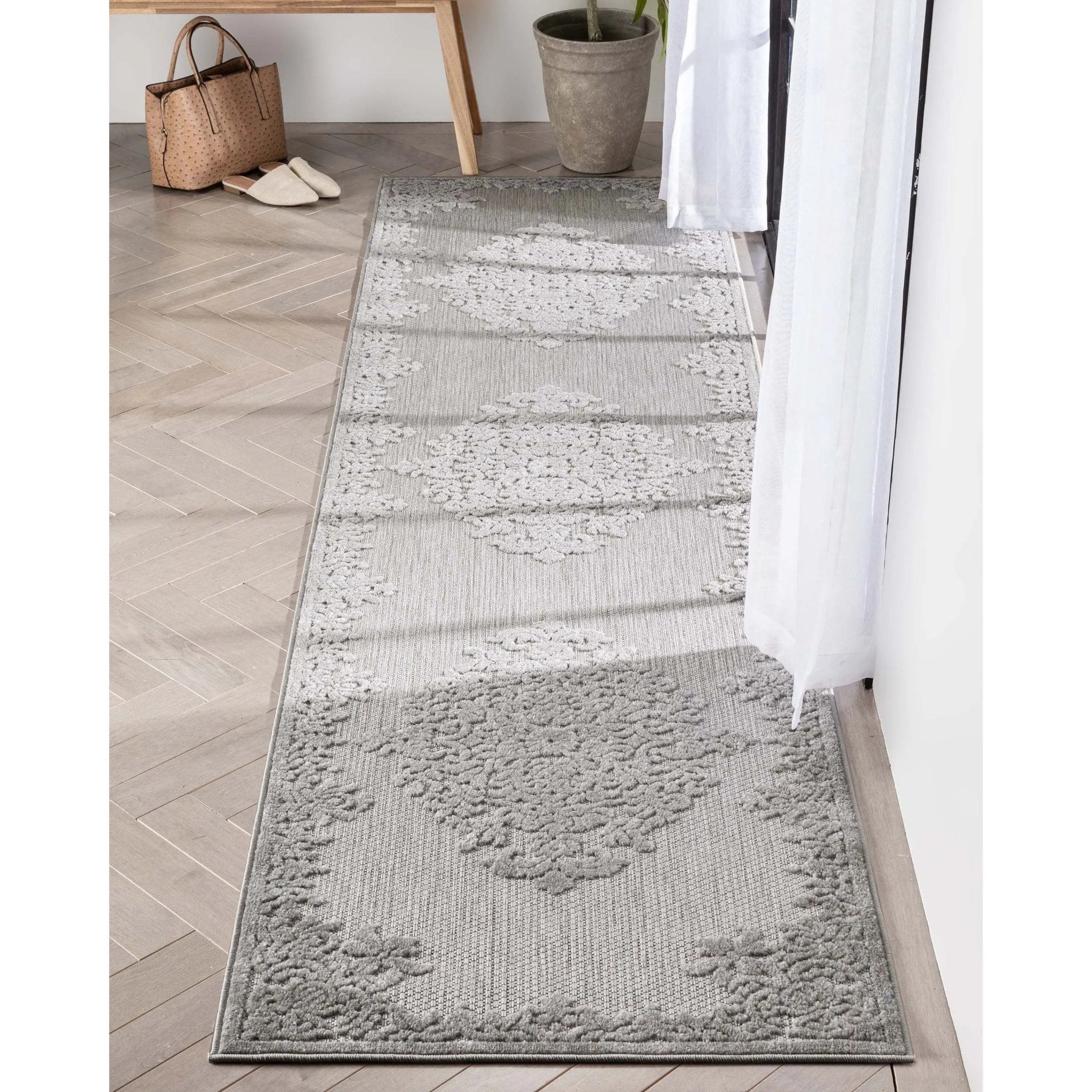 Arid Modern Medallion Persian Indoor/Outdoor Grey High-Low Rug、mySite、gigharbornorthrealestate