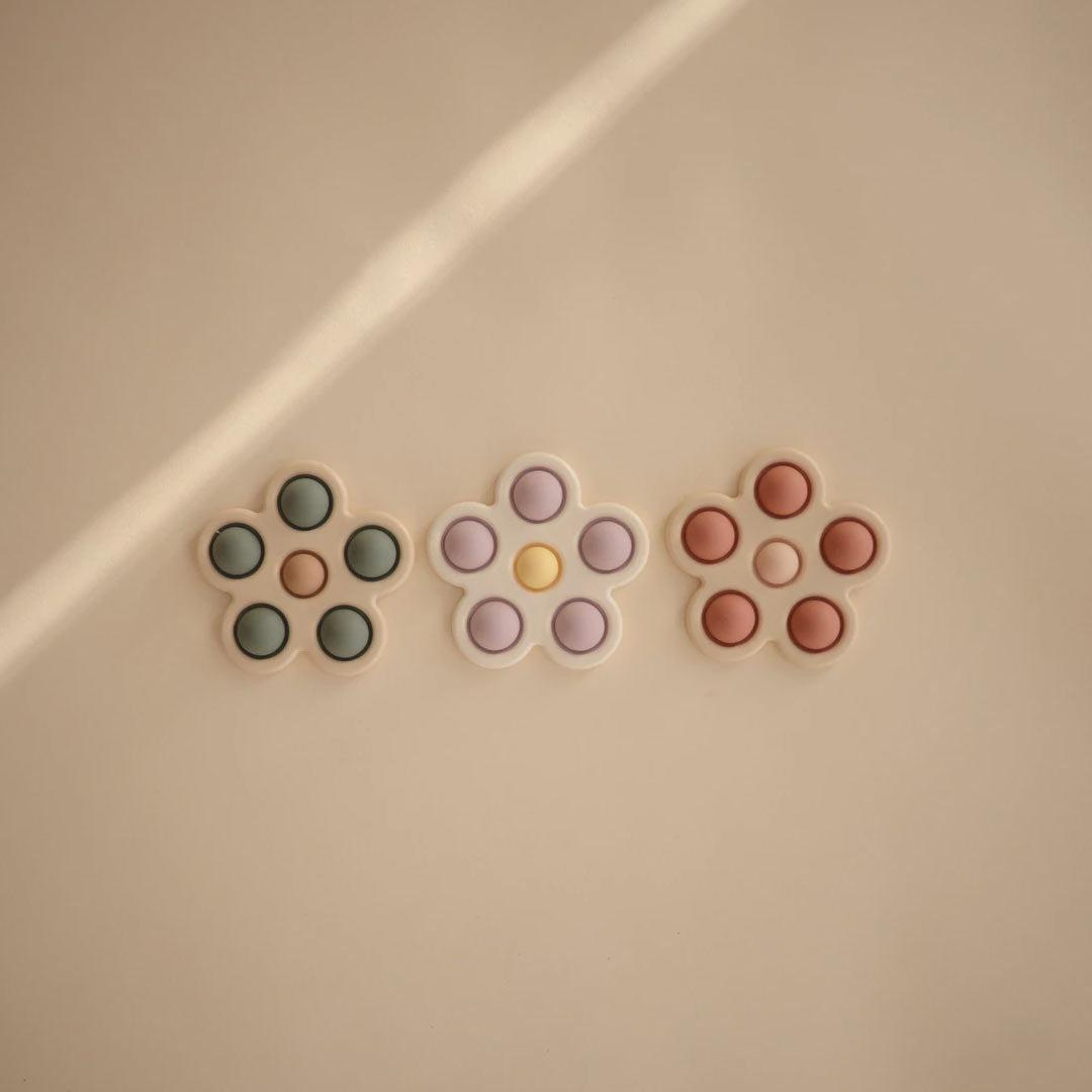  Mushie Flower Press Toy - Soft Lilac/Pale Daffodil/Ivory、mySite、merchandisen