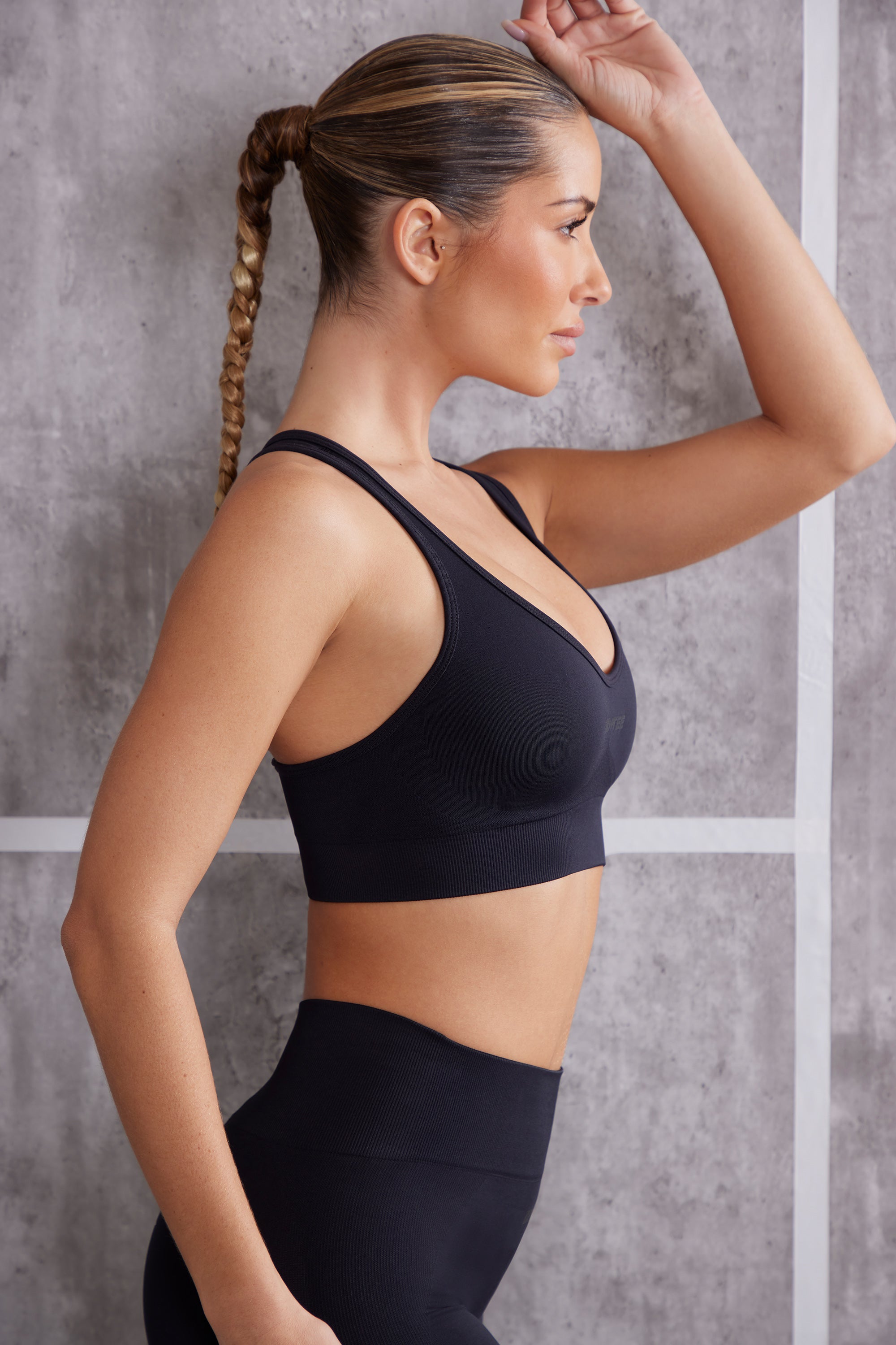 Plunge Neck Sports Bra in Jet Black、mySite、solidvoid