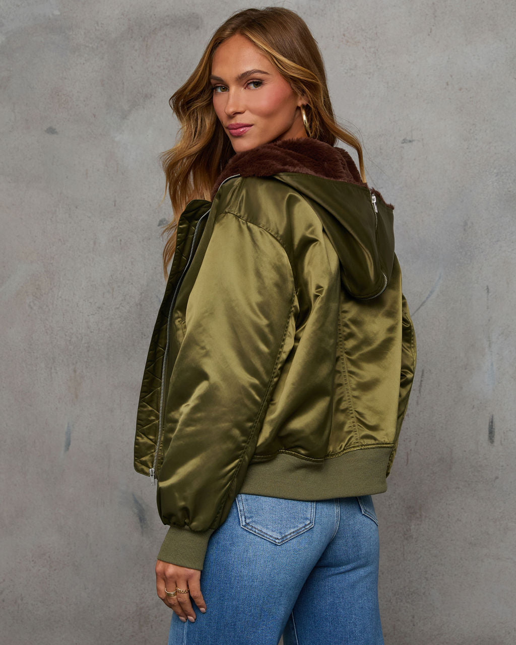 {product_title} - {shop_name}