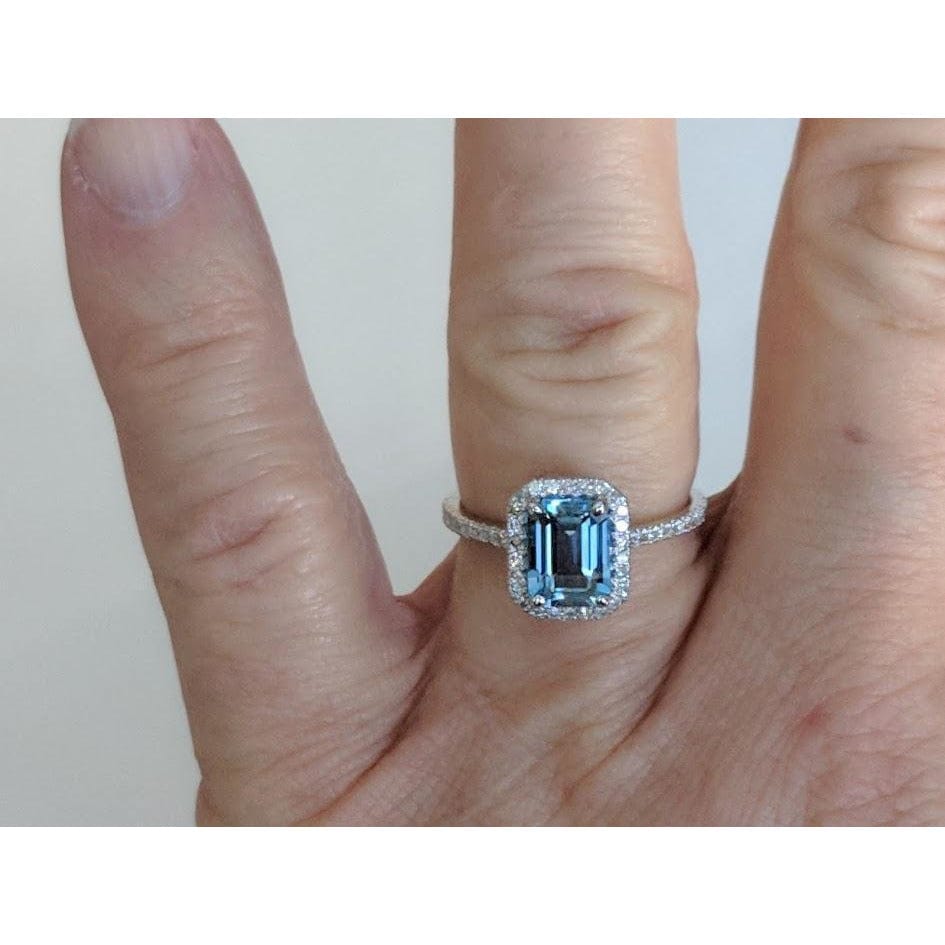 Aquamarine and Diamond Halo Ring, 14K Gold, Emerald Cut-Extraordinary!、mySite、g9winljtr