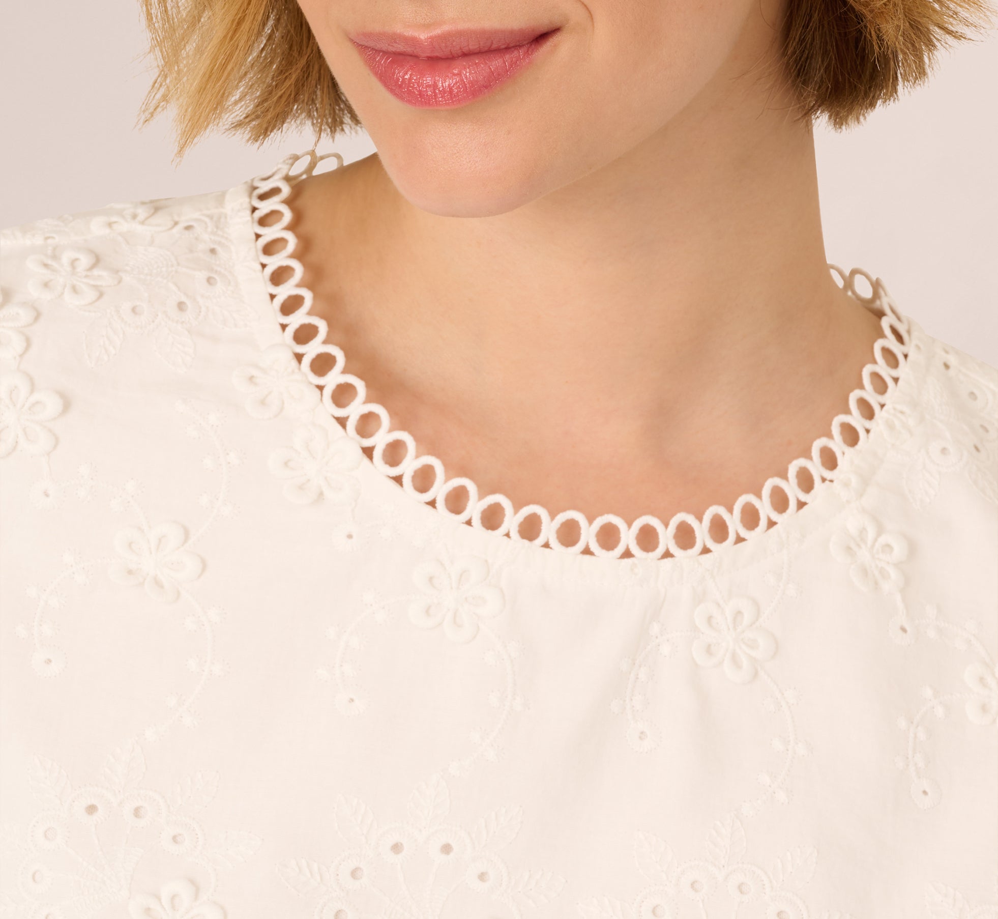 Short Sleeve 3D Eyelet Top In White、mySite、solidvoid