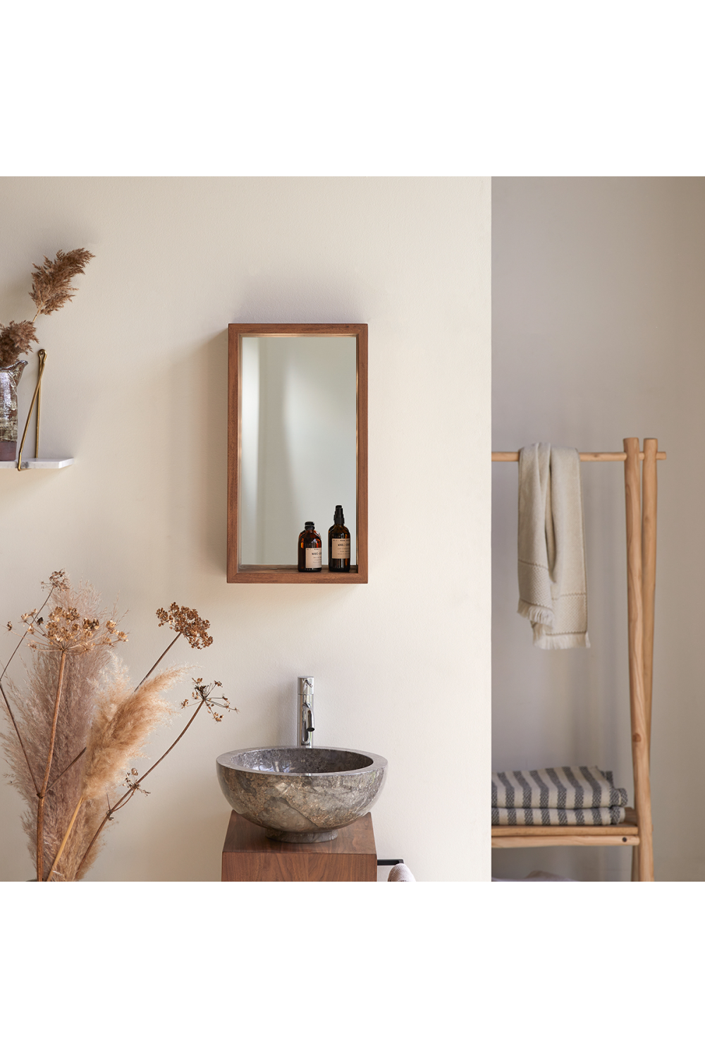 Rectangular Walnut Framed Mirror | Tikamoon Stelle、mySite、neckold