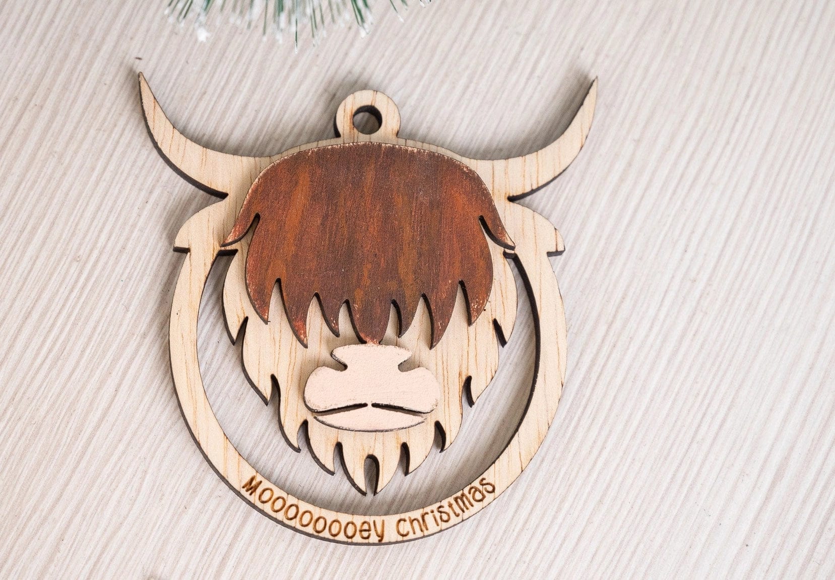 Highland Cow Ornament - Mooooey Christmas Cow Ornament - Wooden Farmhouse Ornament、mySite、g9winljtr
