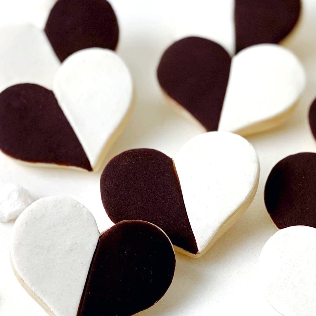 Marzipan Black and White Heart Cookies、mySite、topwebapps