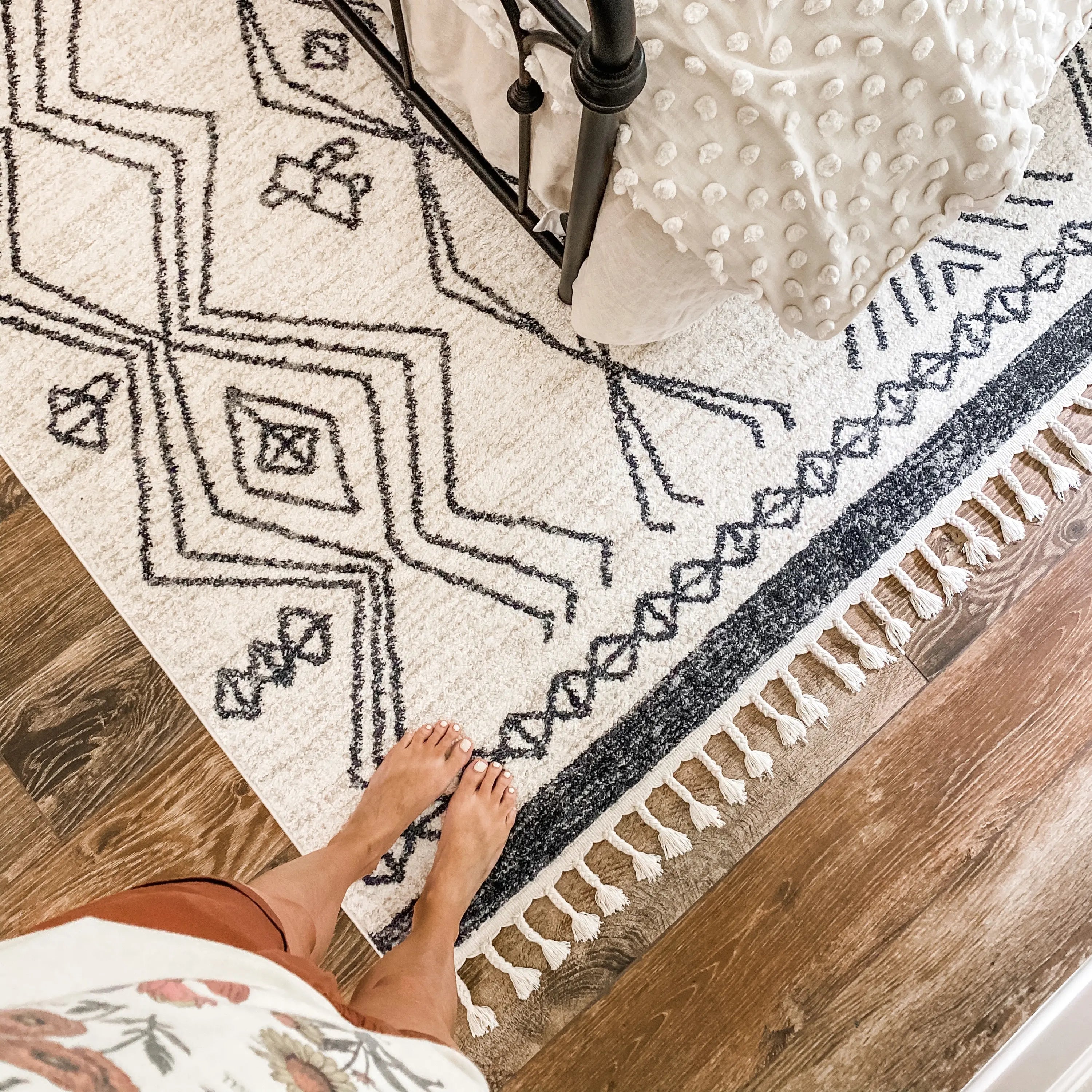 Darcy Modern Farmhouse Tribal Pattern Ivory Rug、mySite、gigharbornorthrealestate