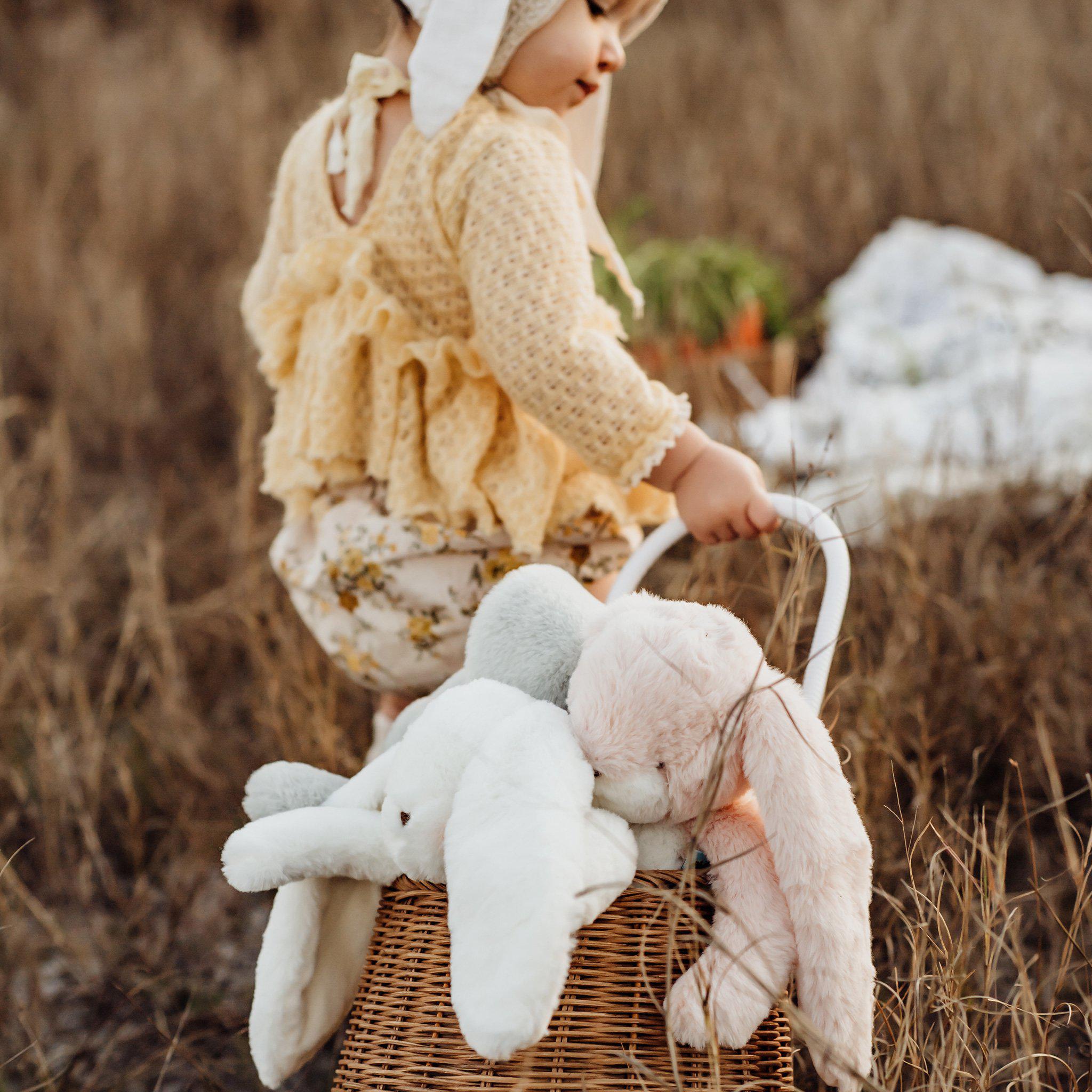 RETIRED - Bun Bun Little Nibble 12 White Bunny、mySite、g9winljtr