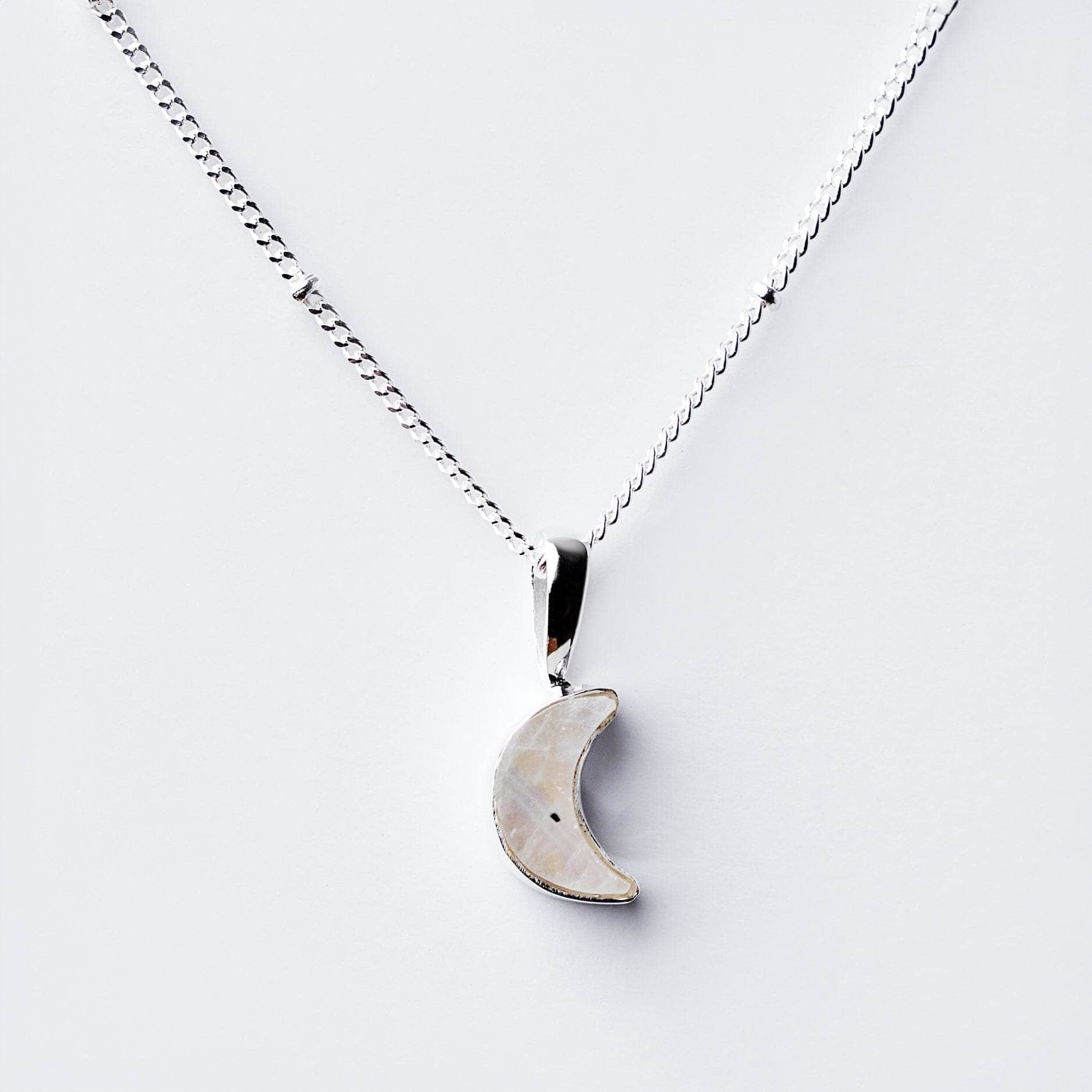 Crescent Moon Raw Gemstone Necklace、mySite、hinf8tx79