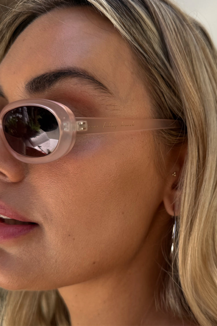 Cream Oval Sunglasses、mySite、solidvoid