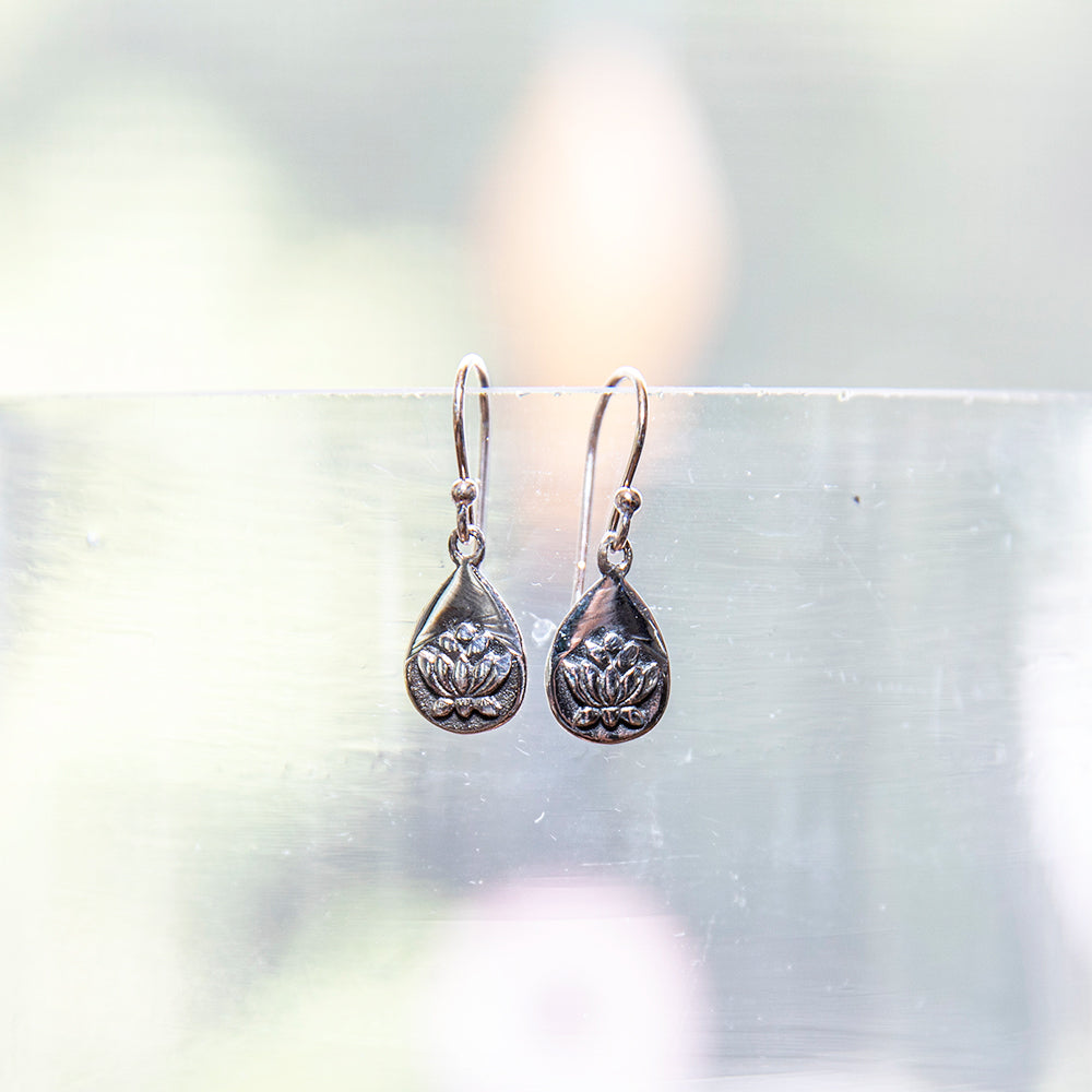 Silver Lotus Drop Earrings、mySite、topwebapps