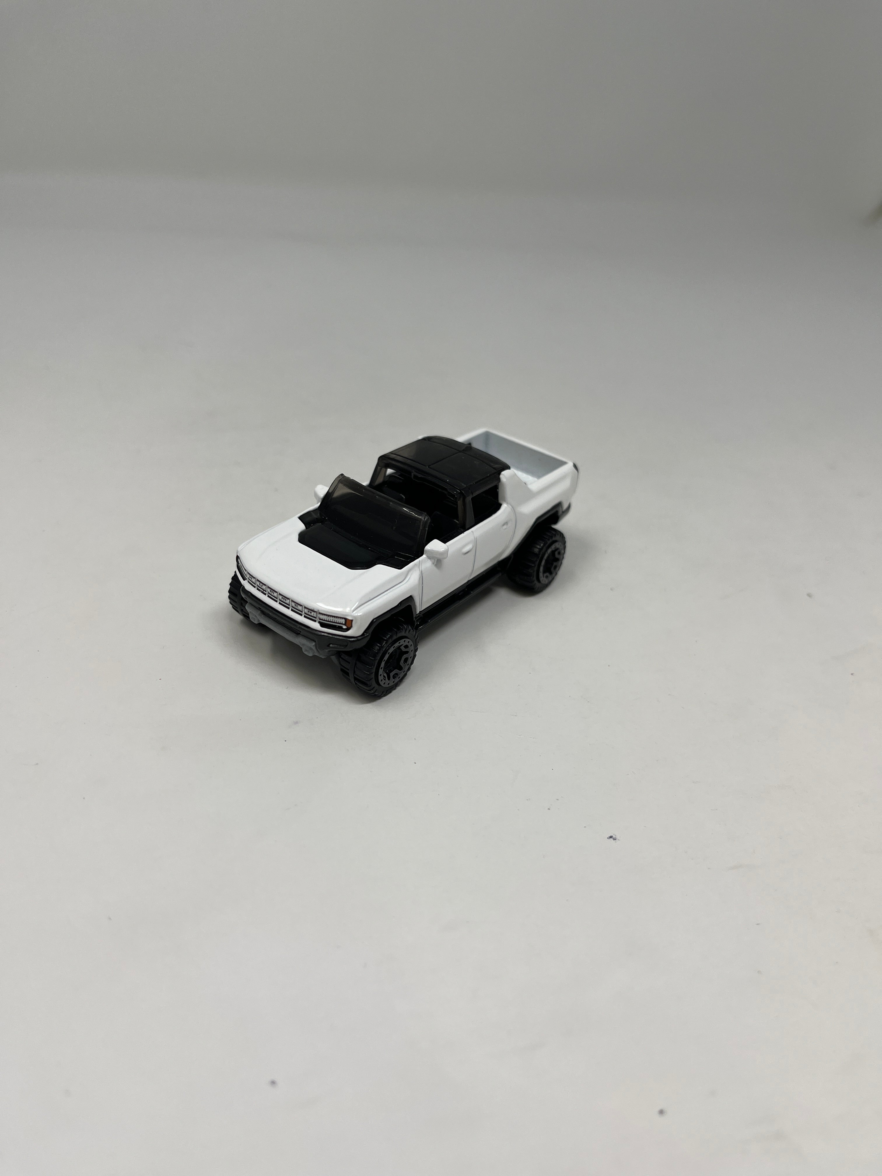 GMC Hummer EV * WHITE * Hot Wheels 1:64 scale Loose Diecast model、mySite、hgirdovlk