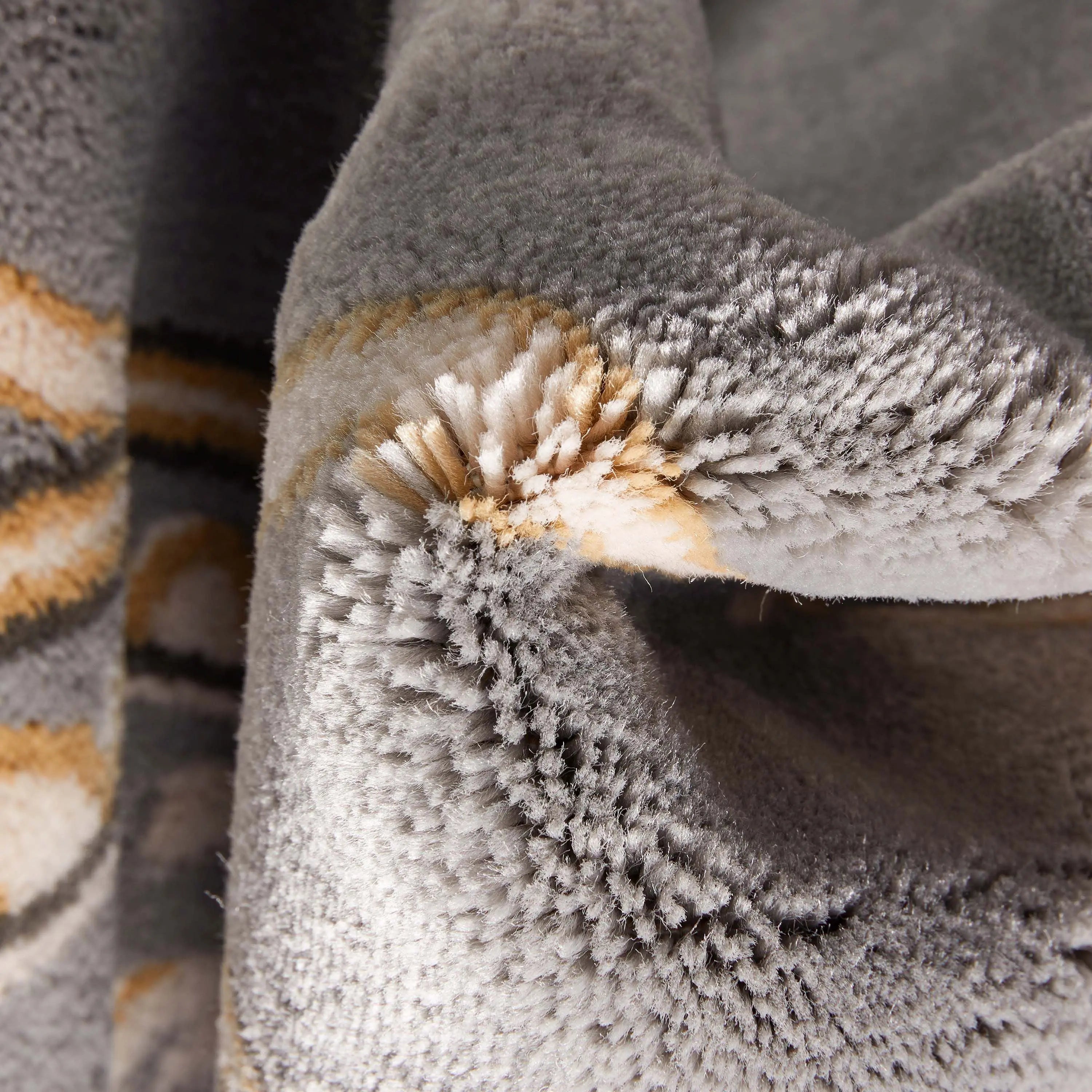 Fleur De Lis Grey Traditional Rug、mySite、gigharbornorthrealestate