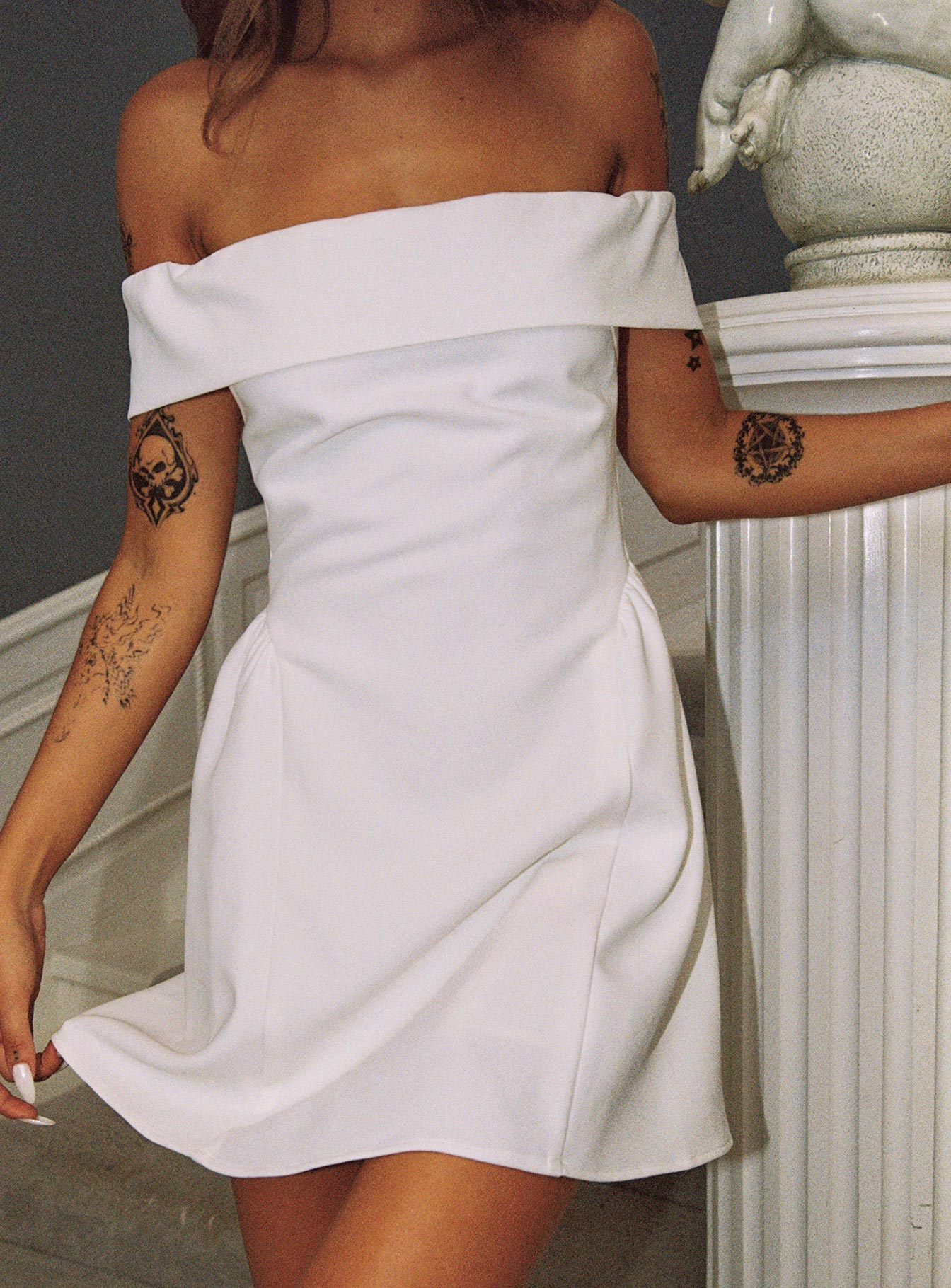 Main Character Strapless Mini Dress White、mySite、solidvoid