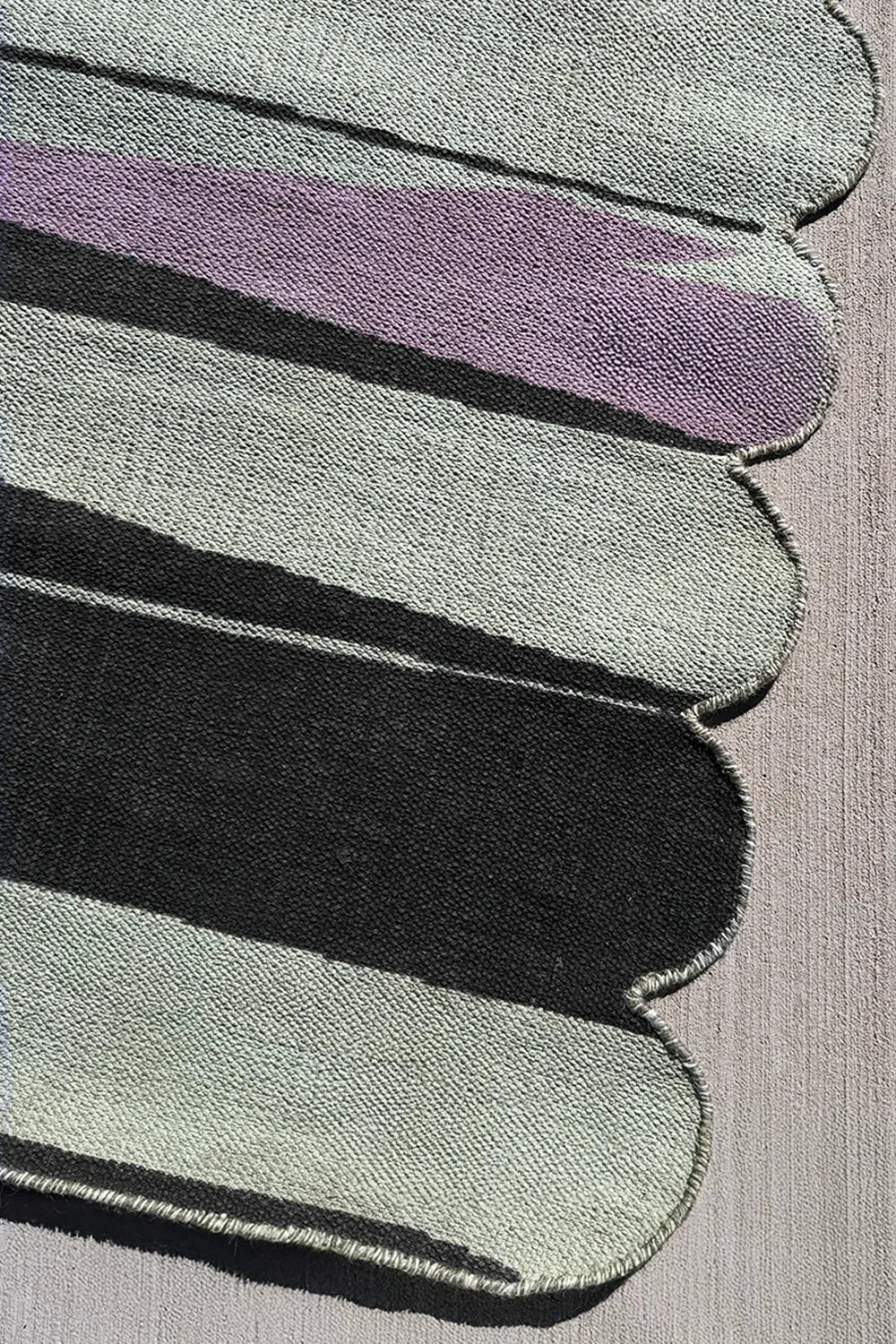 Temple Steps Scalloped Flat Woven Wool Rug、mySite、gigharbornorthrealestate