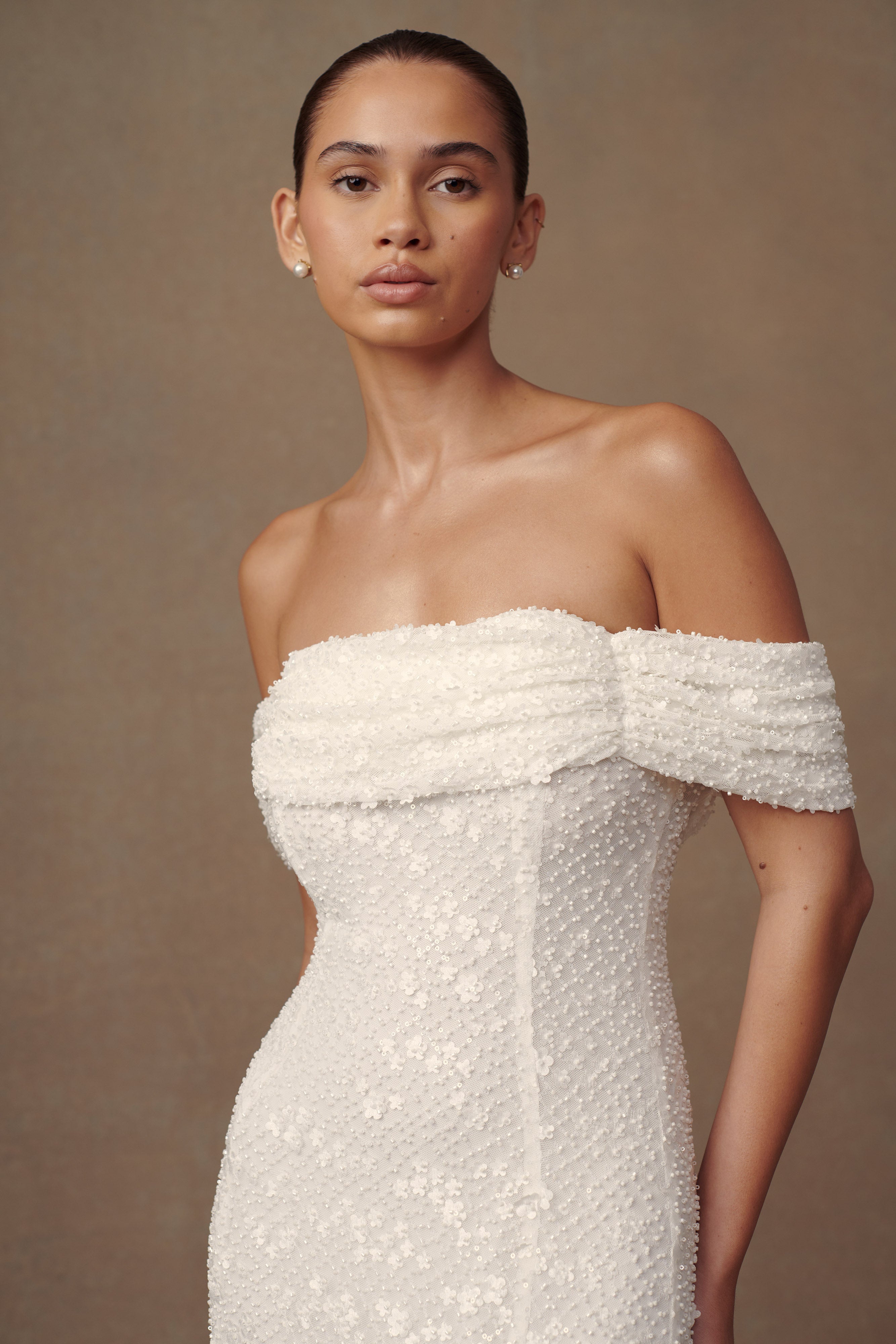 Priyanka Daisy Beaded Off Shoulder Wedding Gown - White、mySite、solidvoid