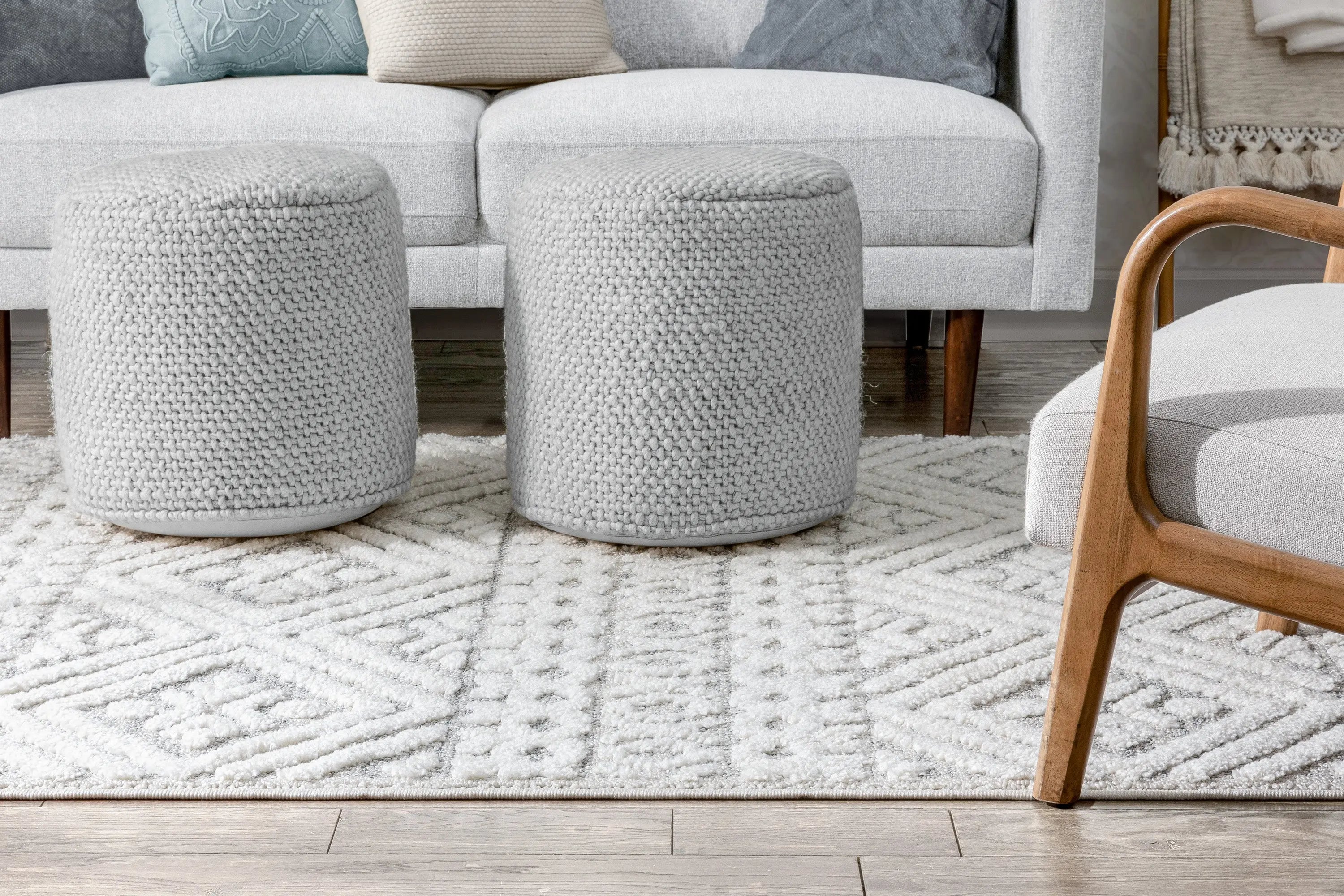 Eliana Tribal Geometric Chevron pattern Cream High-Low Textured Rug、mySite、gigharbornorthrealestate