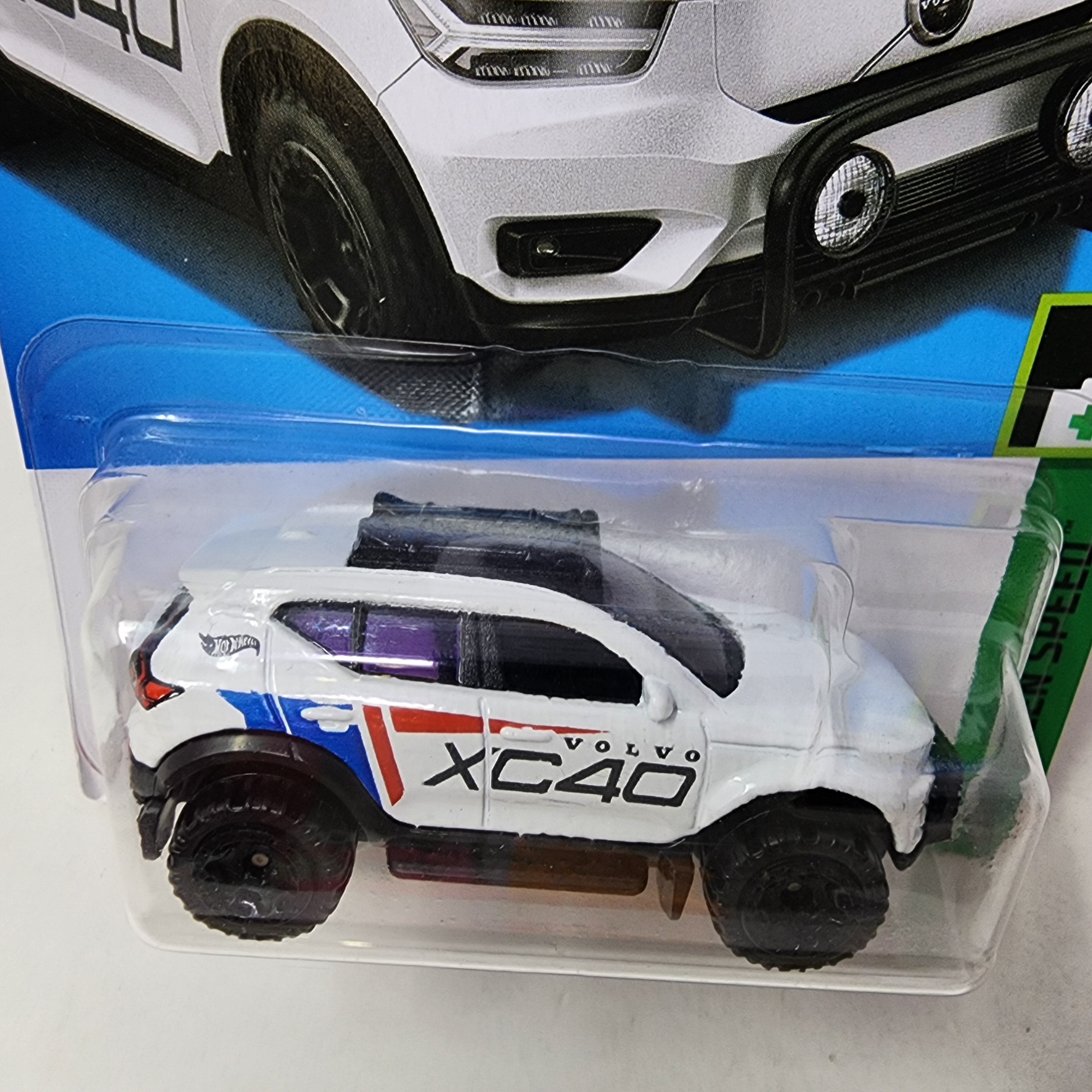 Volvo XC40 Recharge #14 * WHITE * 2024 Hot Wheels Basic w/ Factory Holo、mySite、hgirdovlk