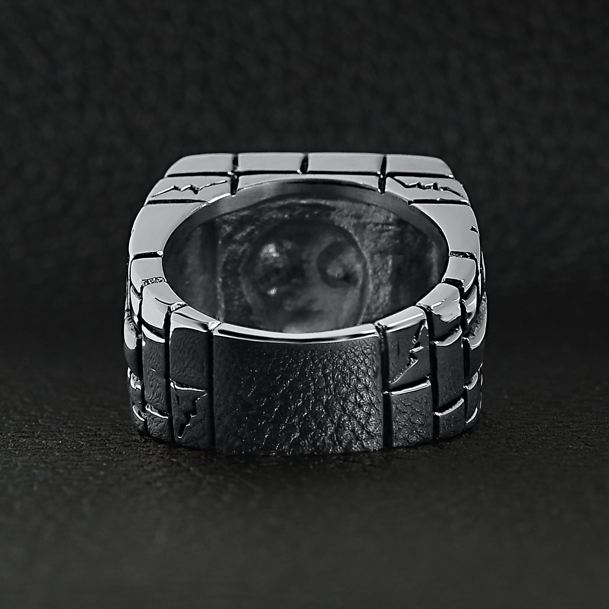 Stainless Steel Medieval Jailed Skull With 18K Gold PVD Coated Cross Accents Ring / SCR4101、mySite、dreamappss