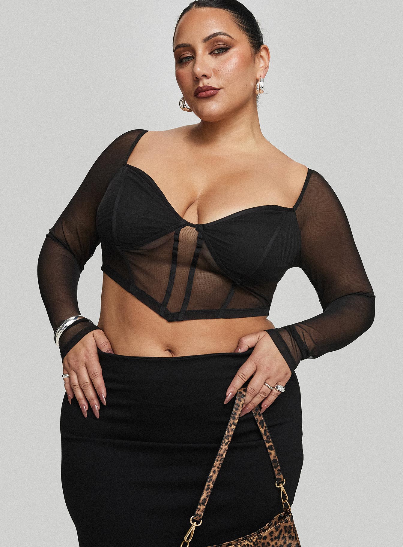 Karley Low Waist Mini Skirt Black Curve、mySite、solidvoid