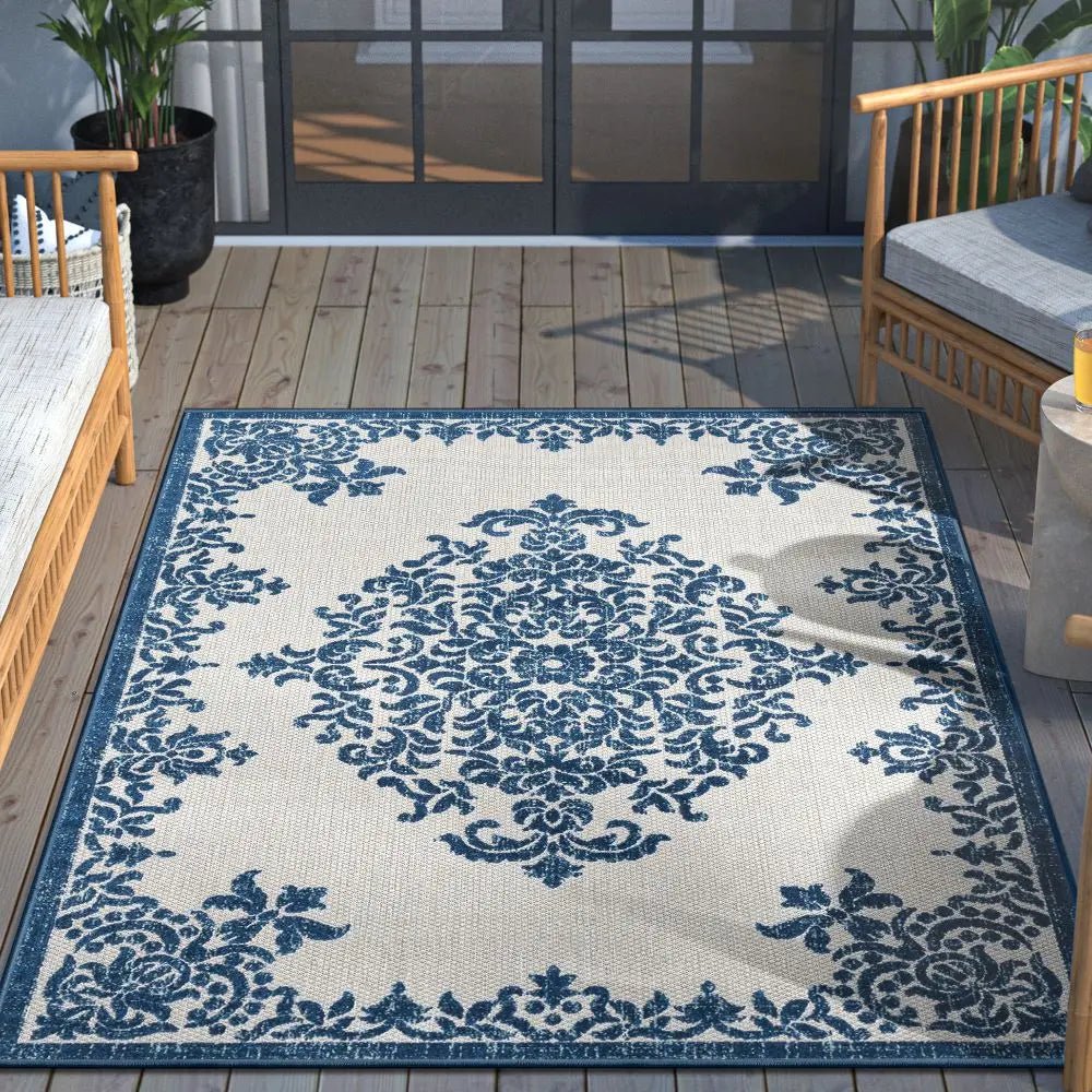 Arid Modern Medallion Persian Indoor/Outdoor Blue High-Low Rug、mySite、gigharbornorthrealestate