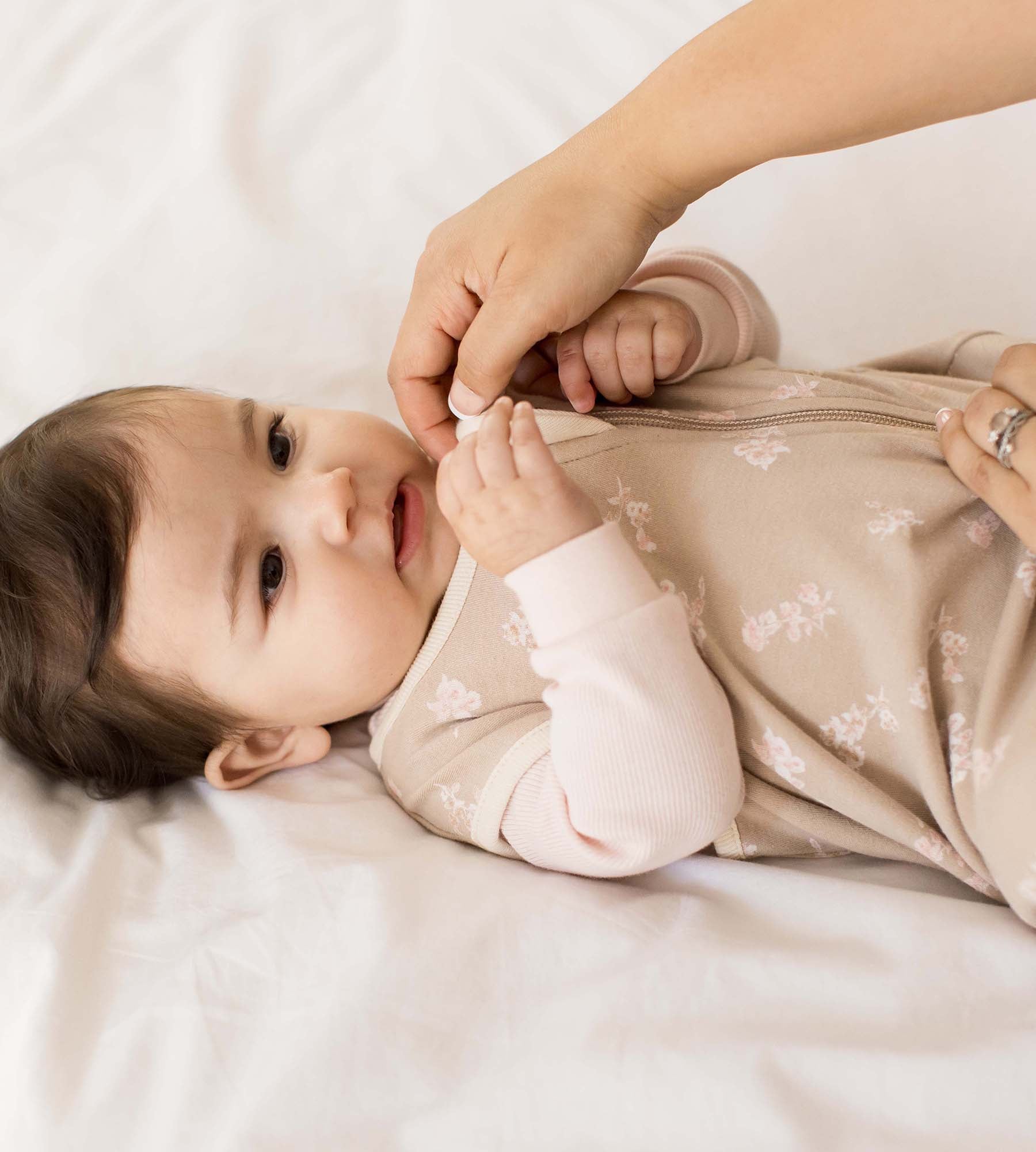  Whimsical Floral Organic Lightweight Beekeeper™ Wearable Baby Blanket、mySite、layawaytickets